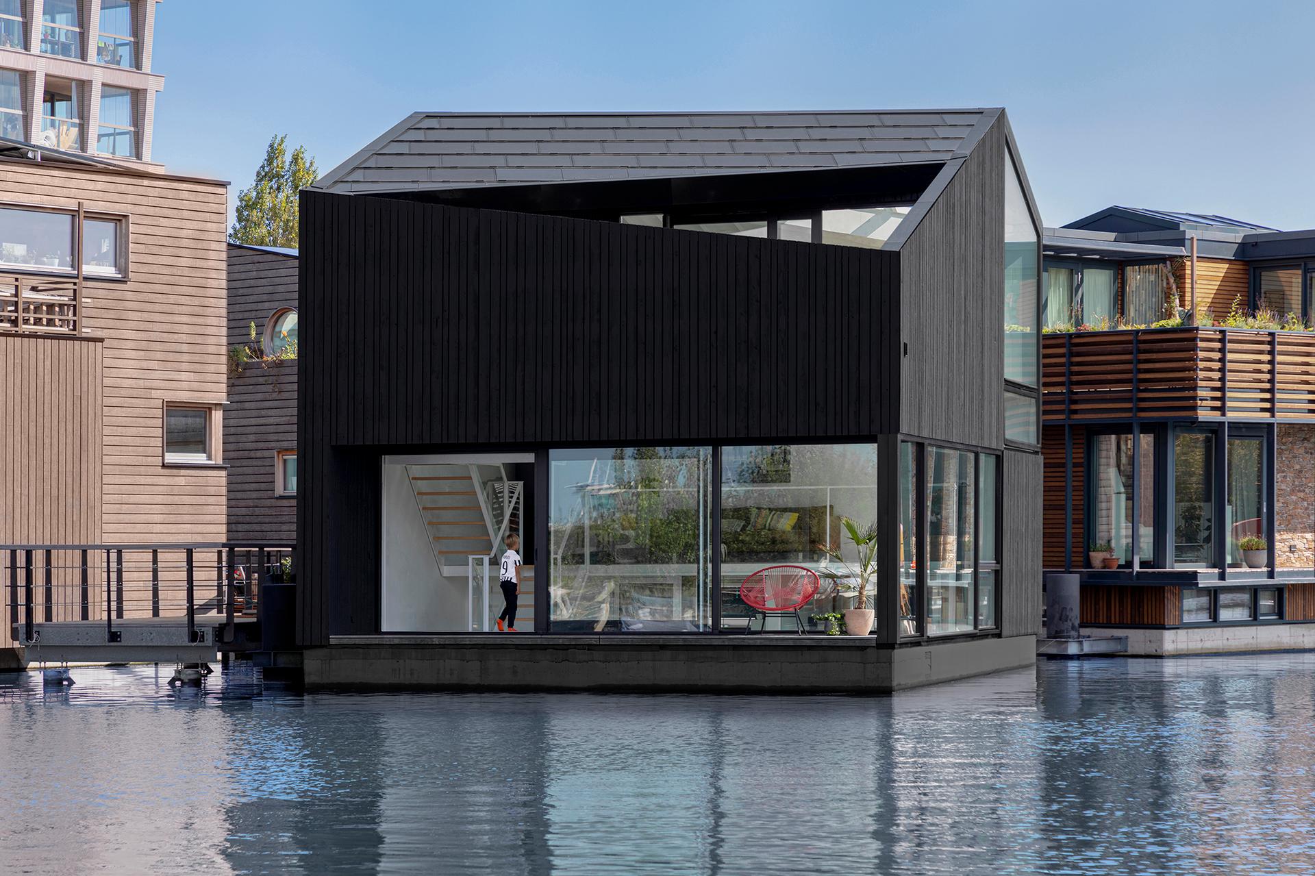 Floating Home - image 9