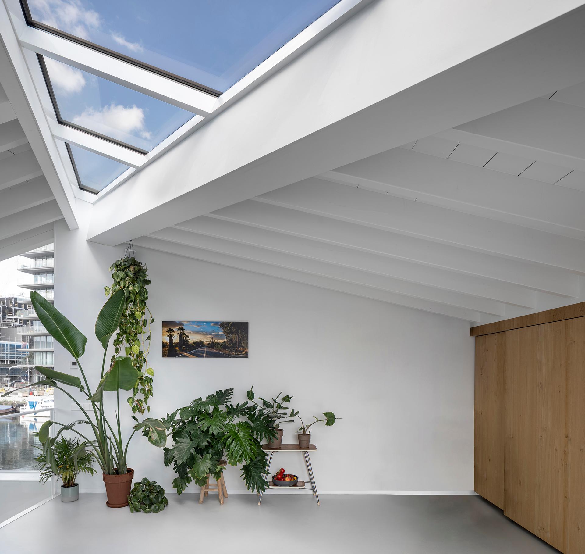 Floating Home - image 12