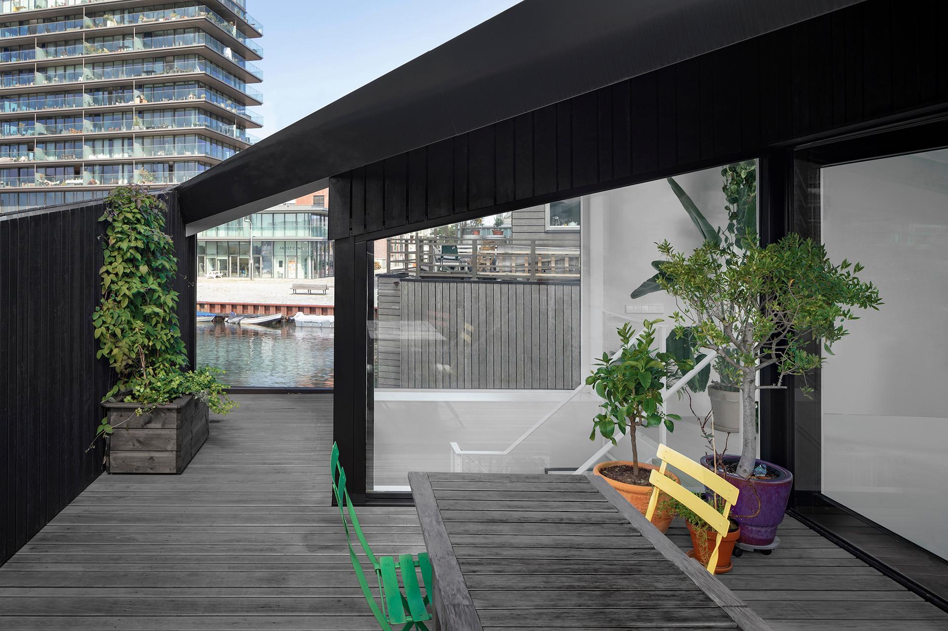 Floating Home - image 14