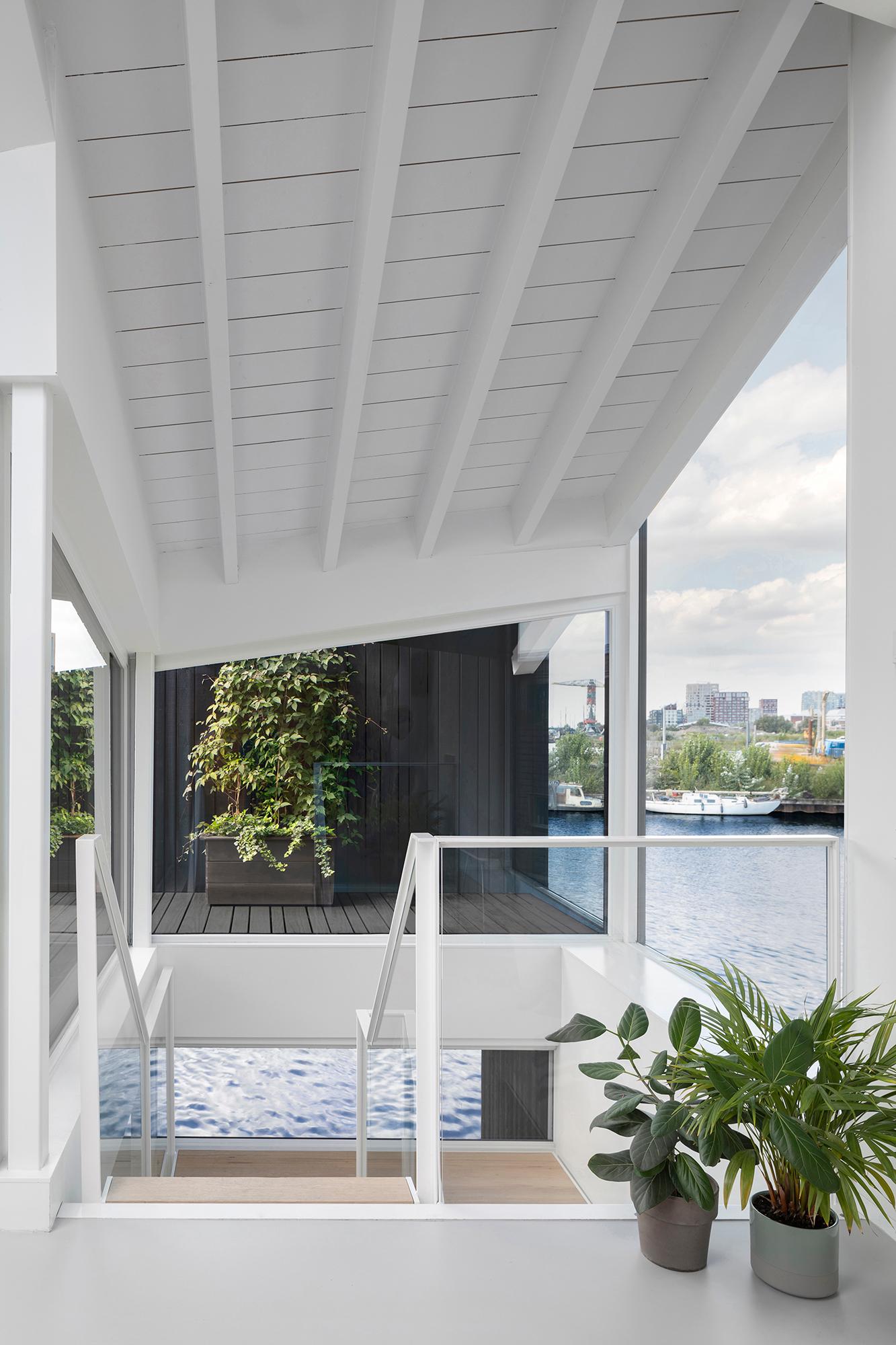 Floating Home - image 13