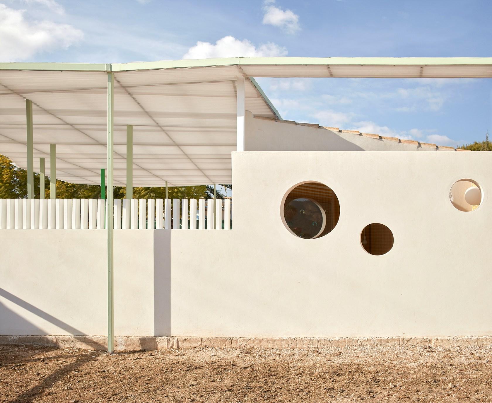 Shelter for a photographer "las cuadras" - image 10