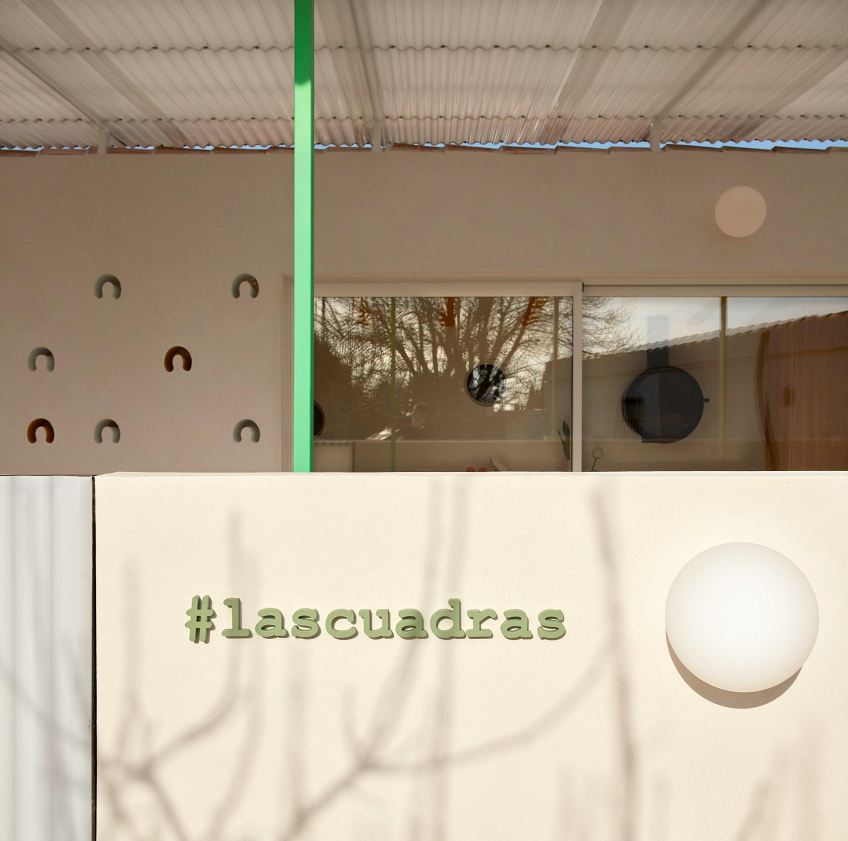 Shelter for a photographer "las cuadras" - image 6