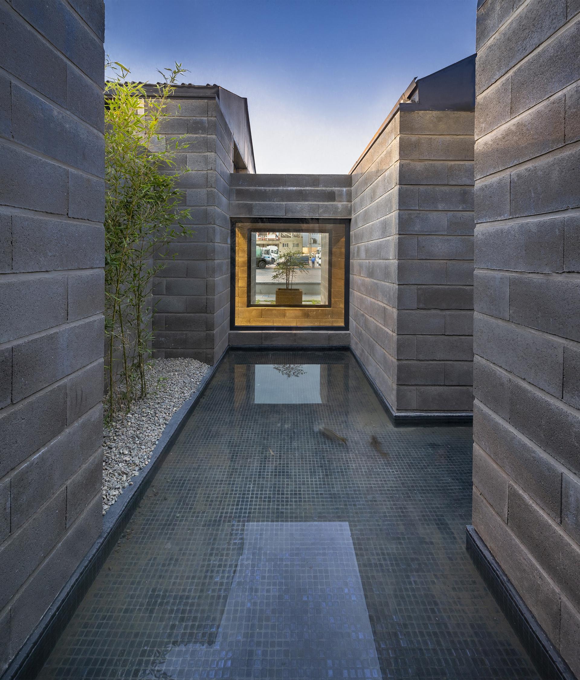 Aptus Factory Showroom - image 4