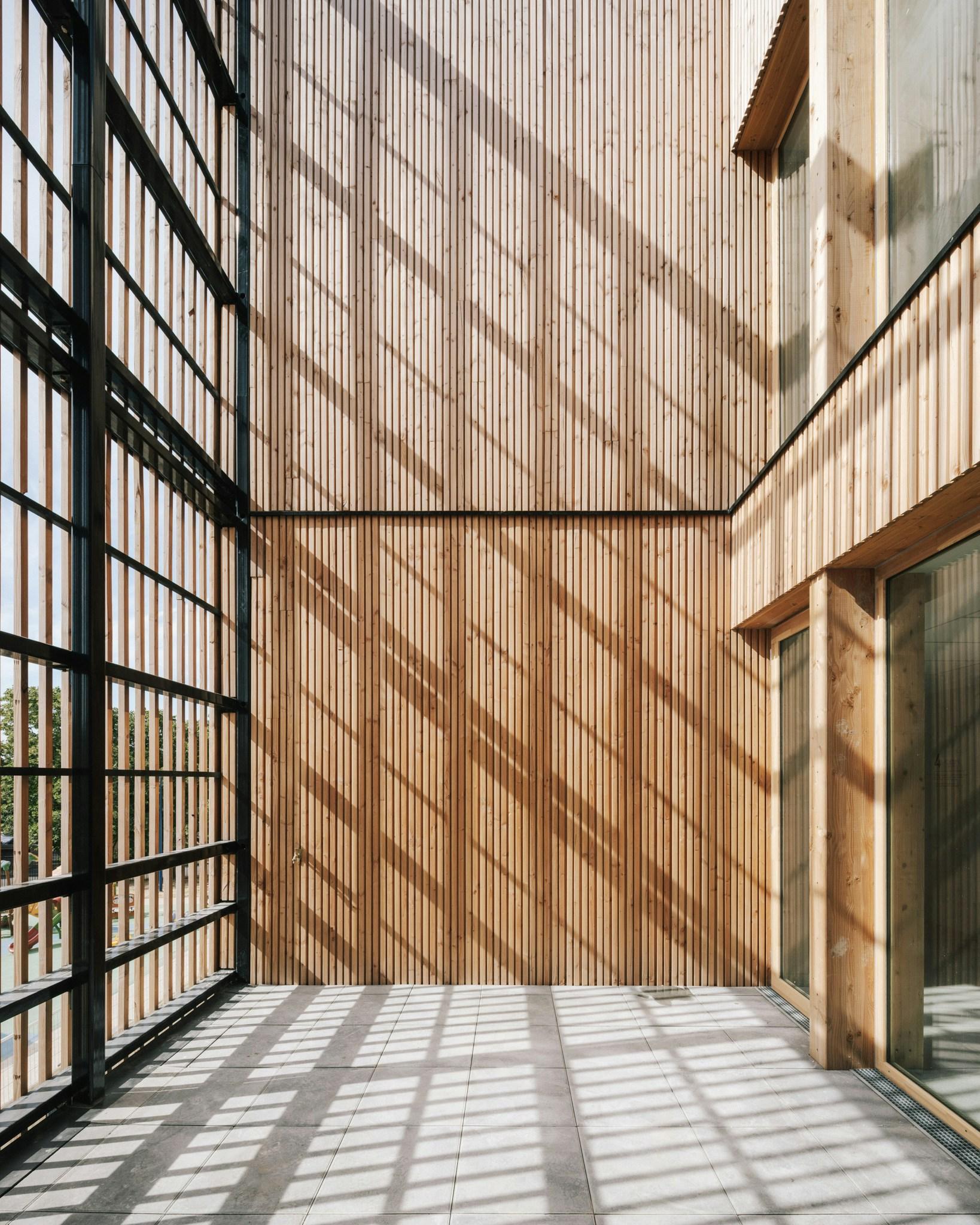 Simone de Beauvoir School - image 5