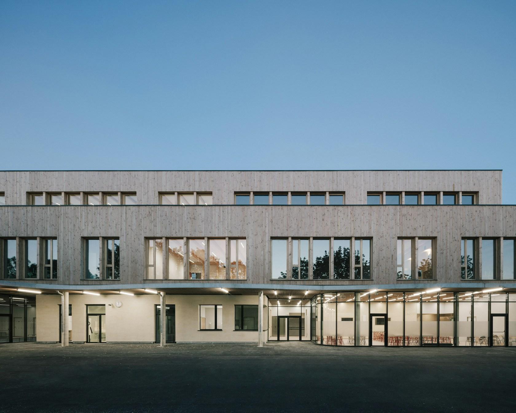 Simone de Beauvoir School - image 8