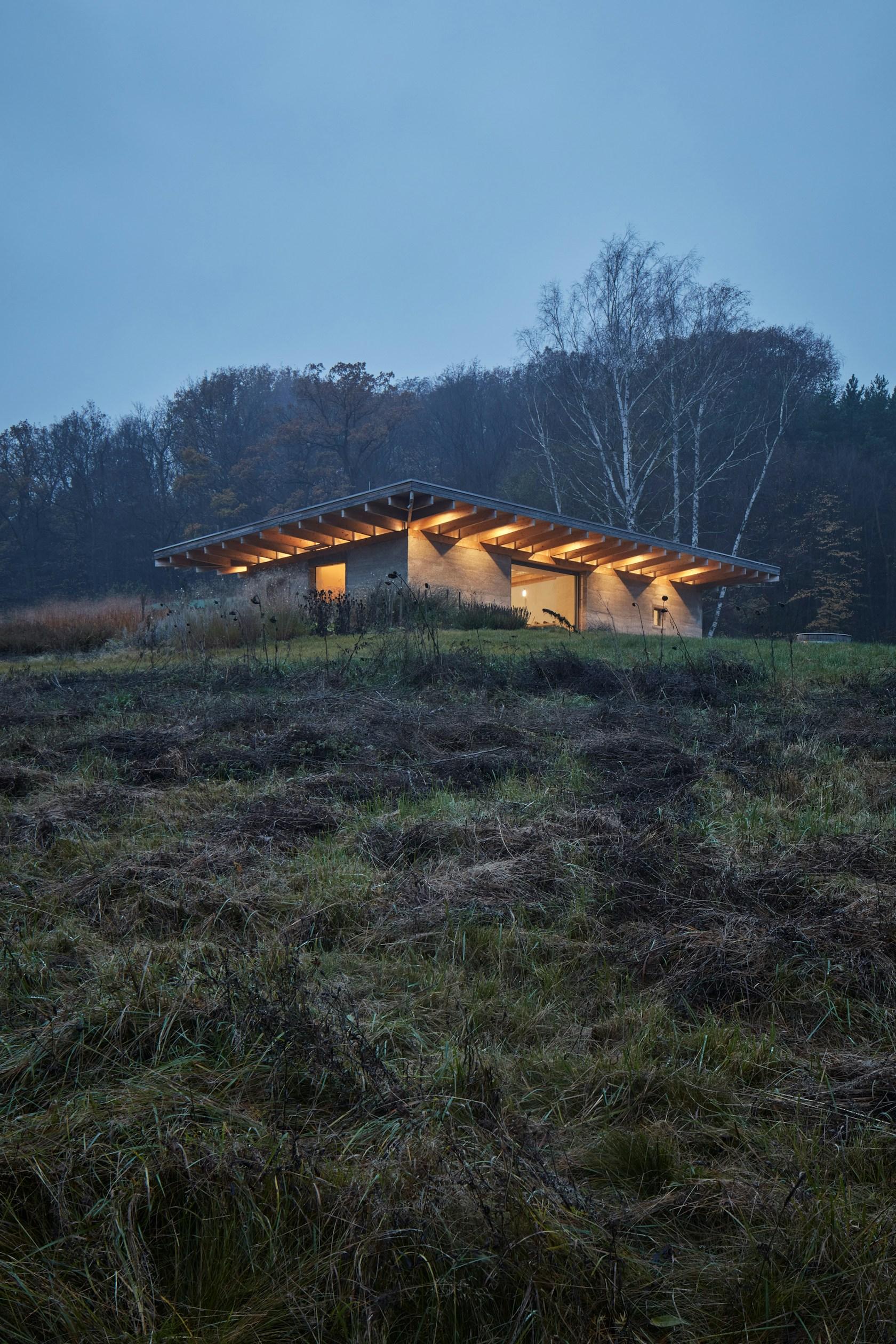 House LO - image 5