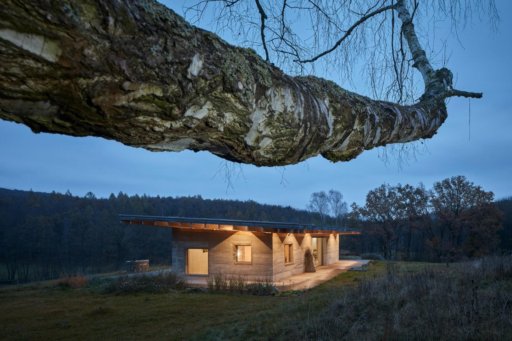 House LO - image 9