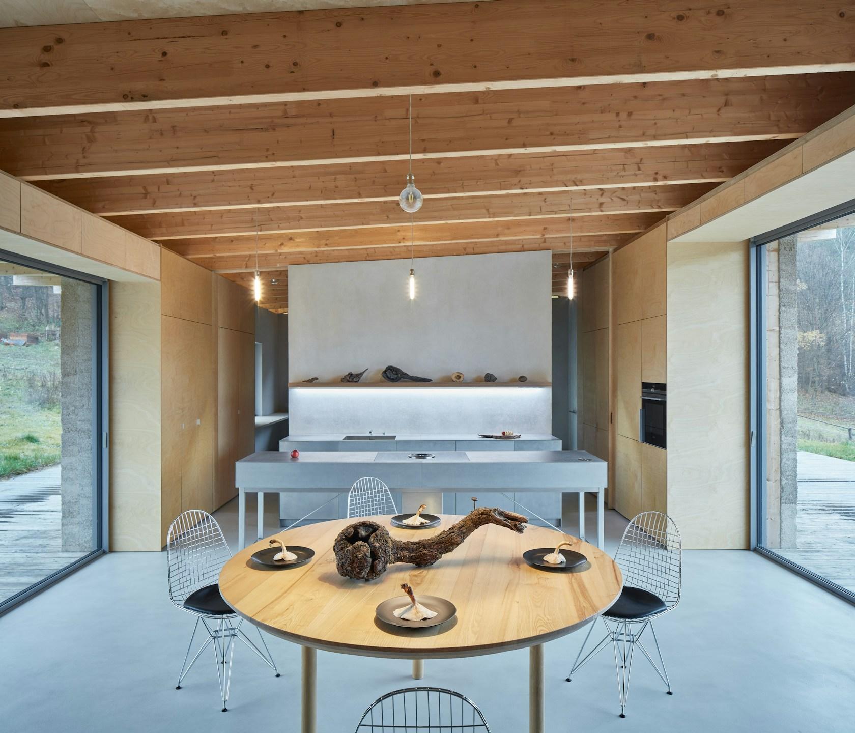 House LO - image 10