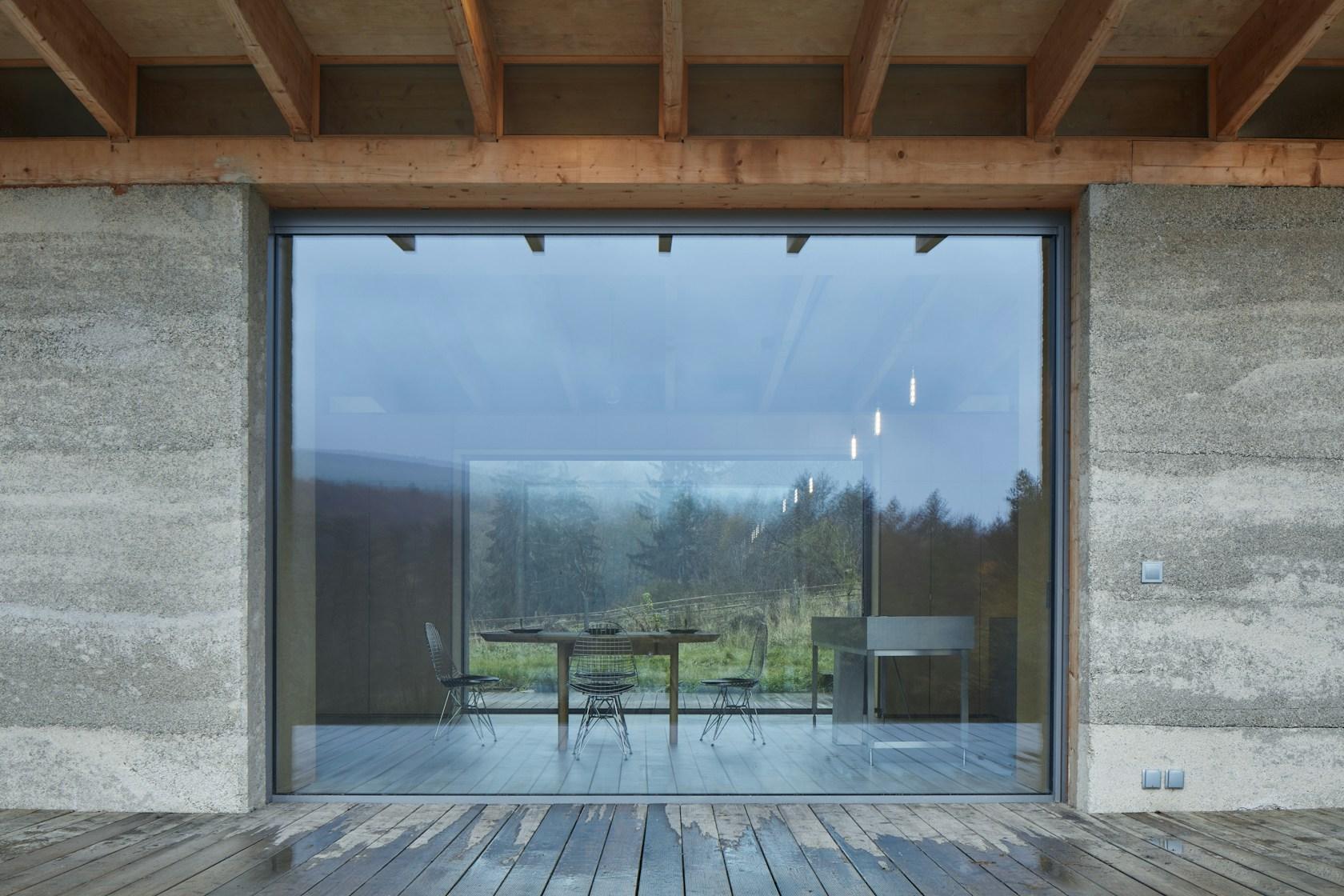 House LO - image 16