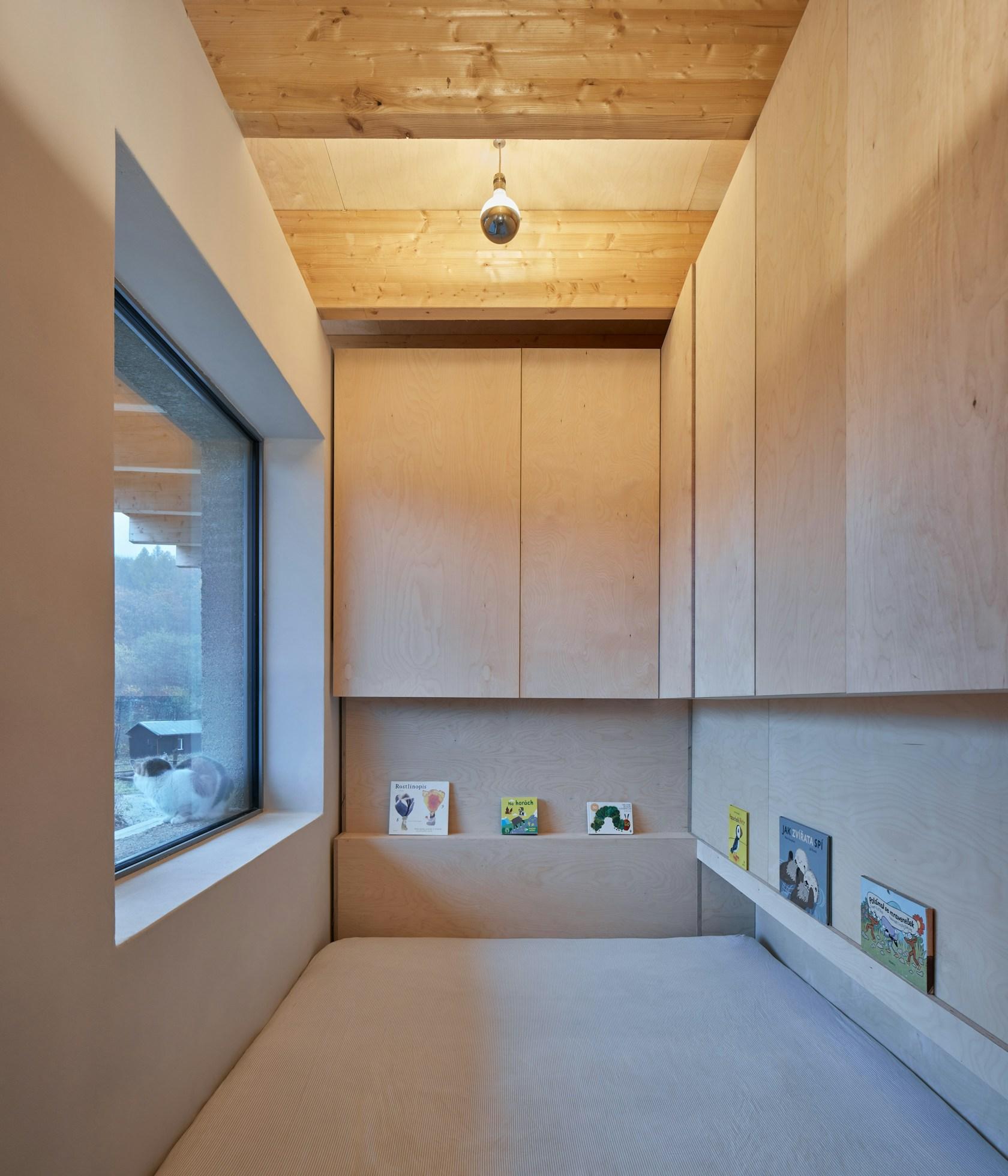 House LO - image 22