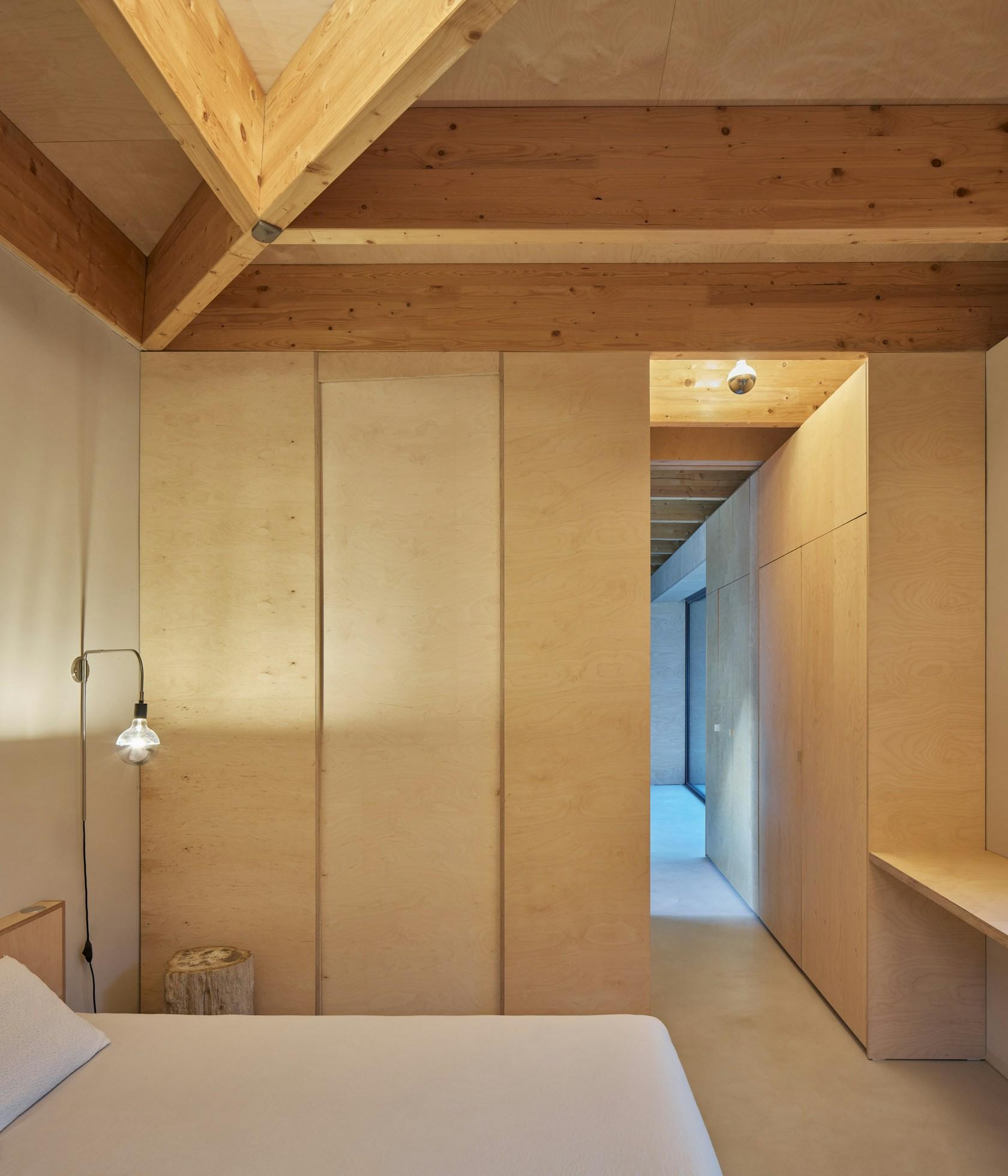 House LO - image 23