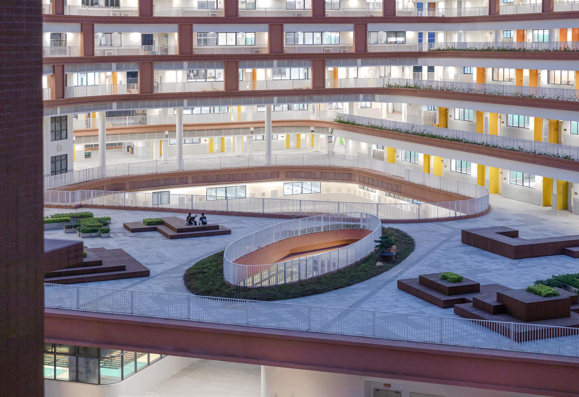 A New Flowing Campus Growing from The Old Chessboard - image 9