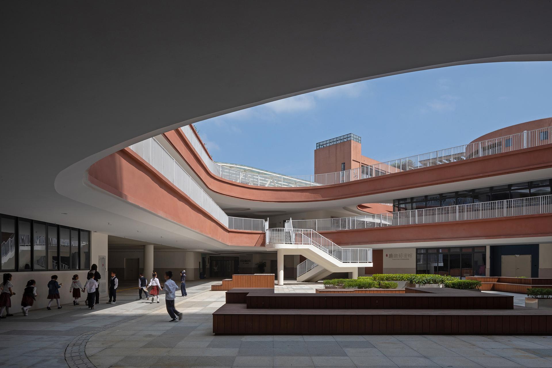 A New Flowing Campus Growing from The Old Chessboard - image 11