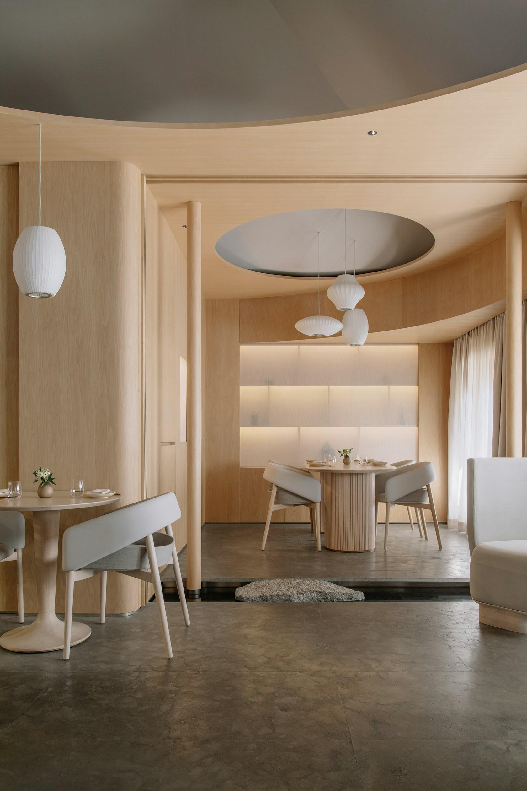 Restaurant Lunar - image 2