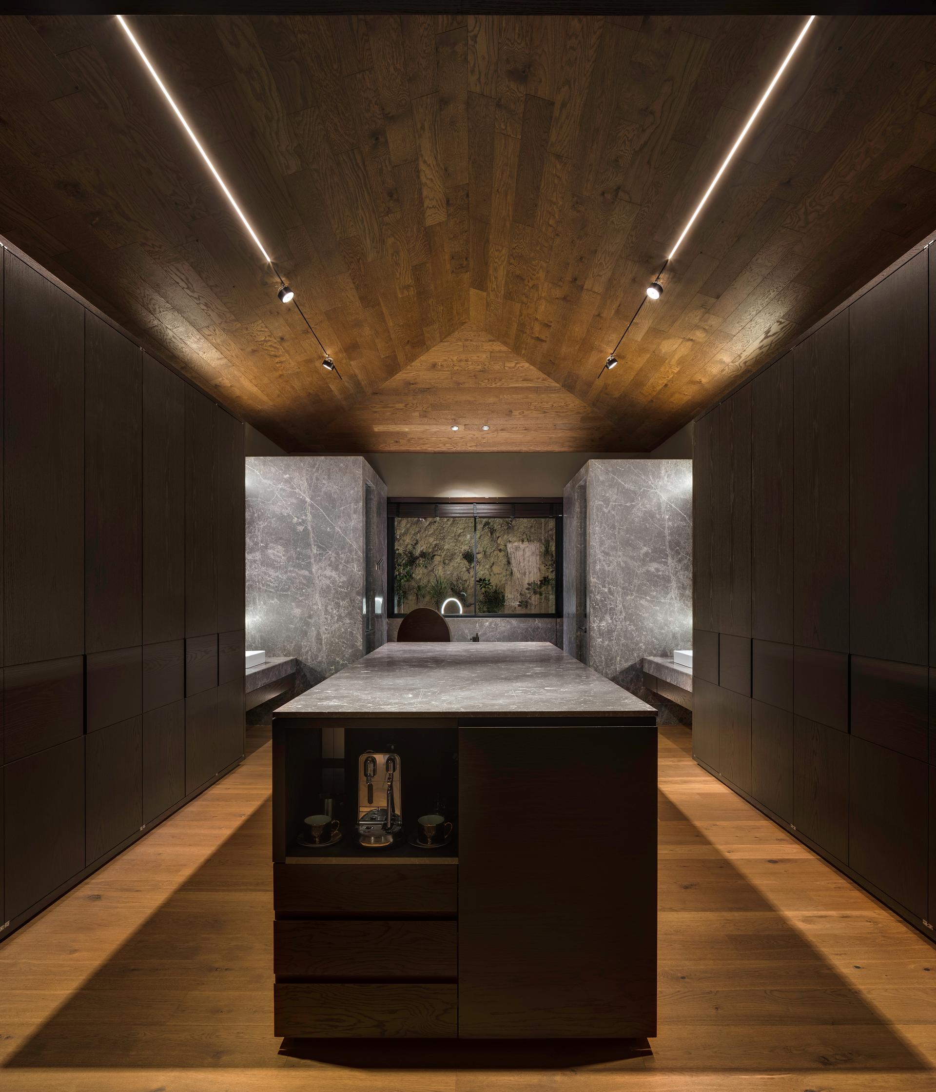Ochre House - image 12