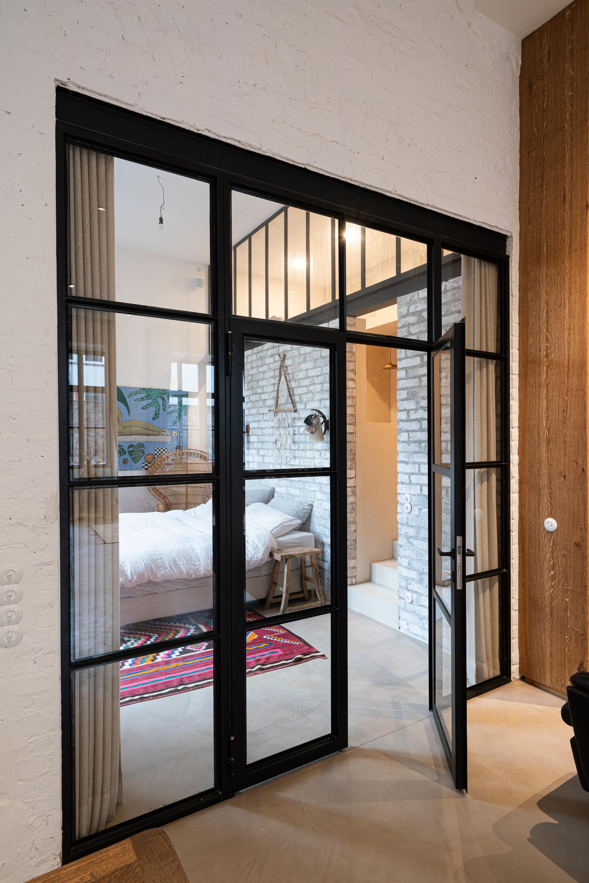 Loft in a former Garage - image 9