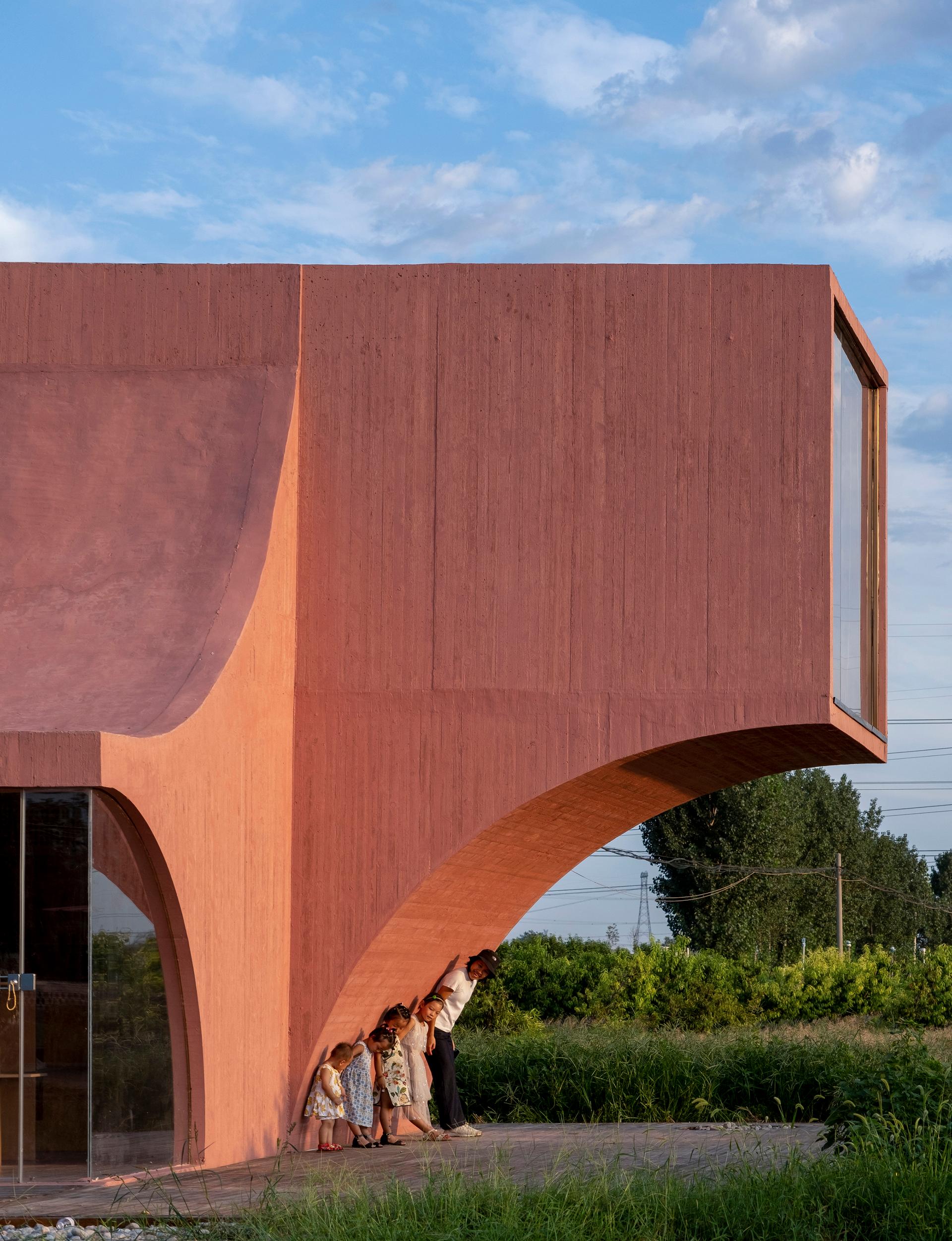 Peach Hut - image 5