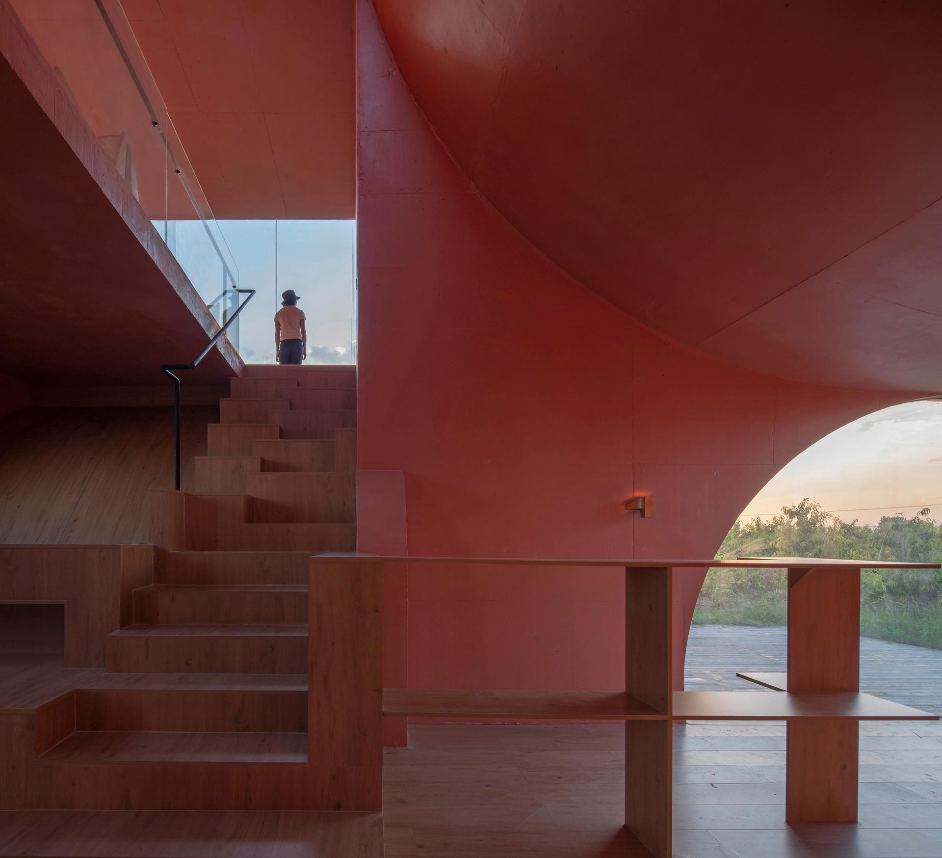 Peach Hut - image 8