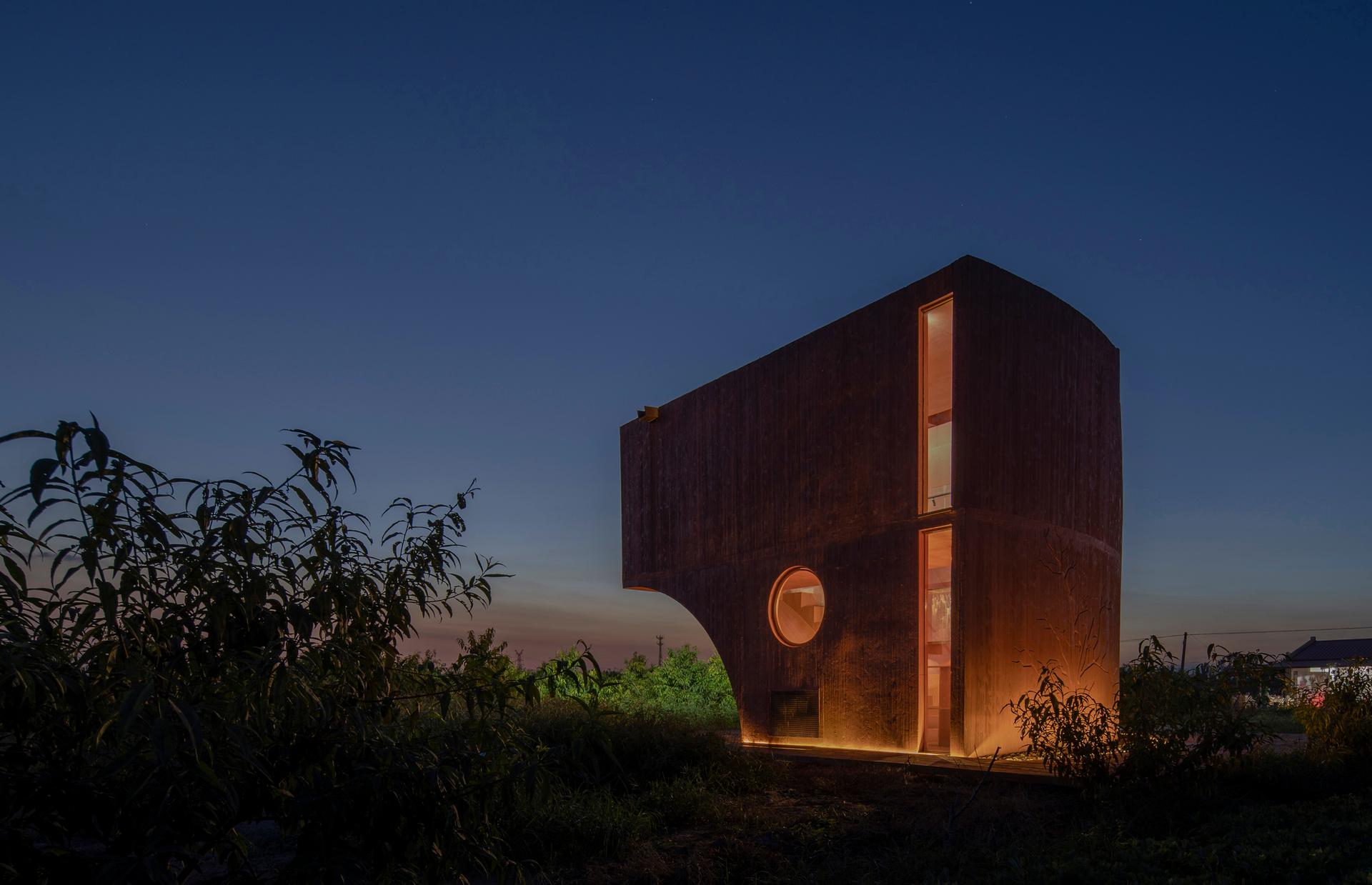 Peach Hut - image 13