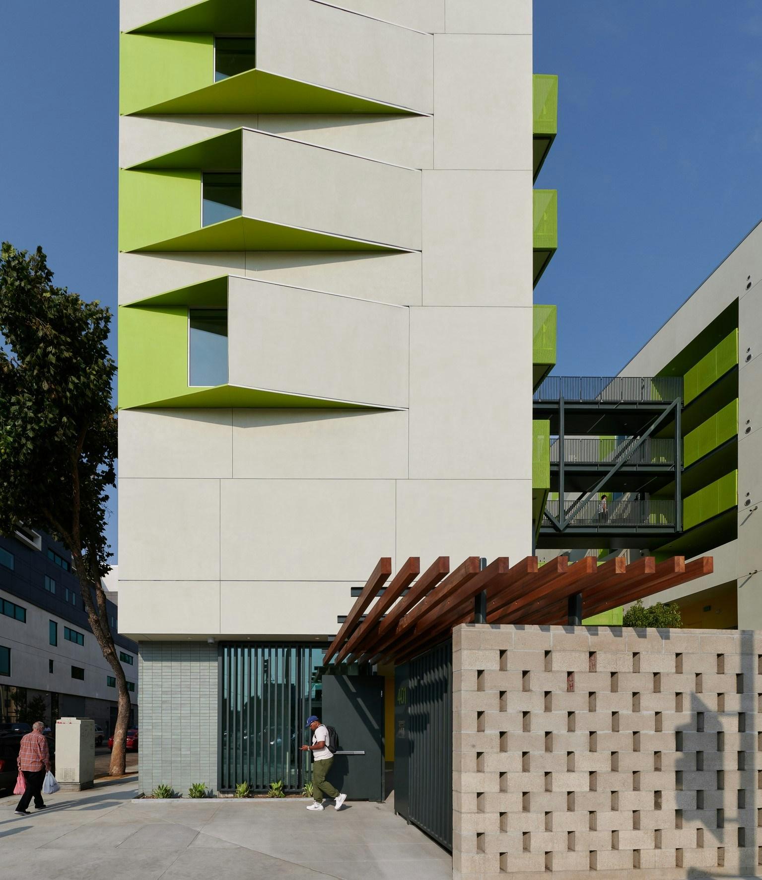 Flor 401 Lofts - image 2