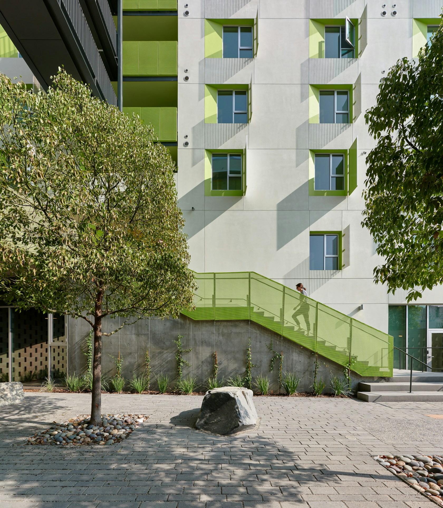 Flor 401 Lofts - image 3