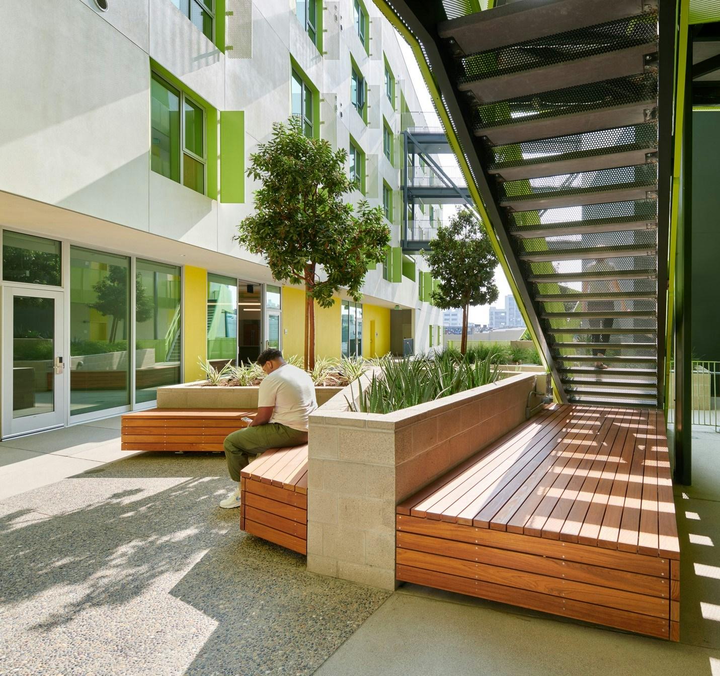 Flor 401 Lofts - image 5
