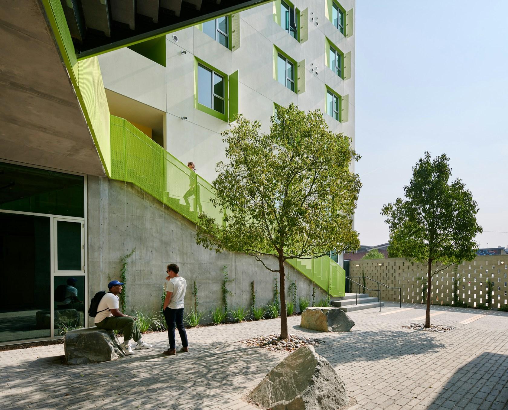 Flor 401 Lofts - image 4