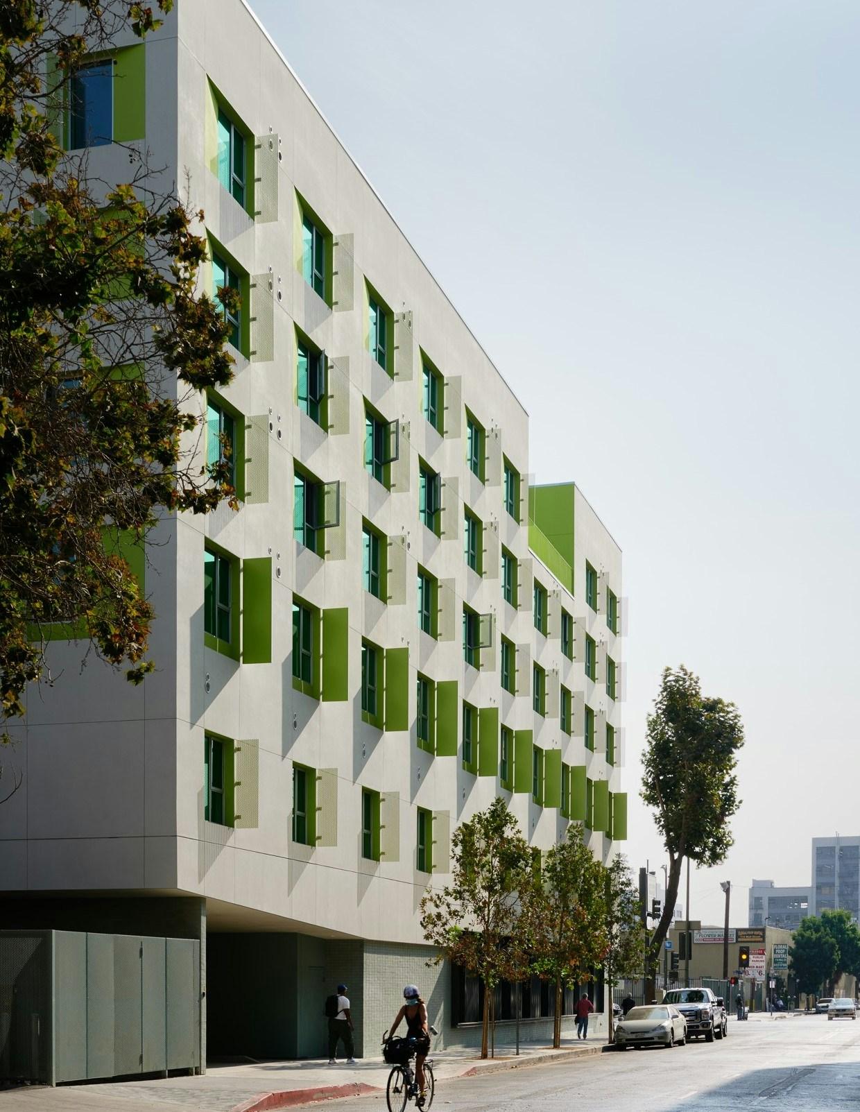 Flor 401 Lofts - image 12