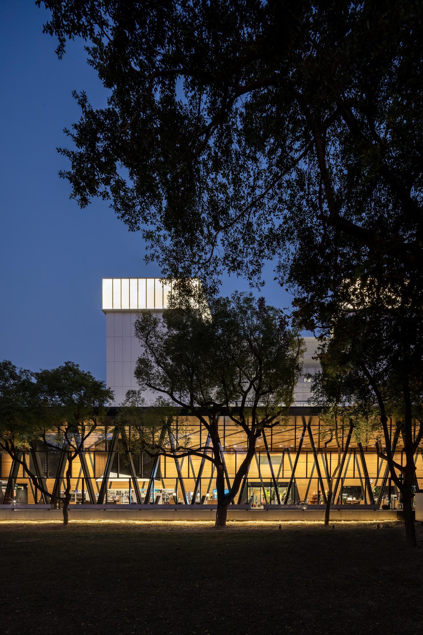 Pingtung Public Library - image 17