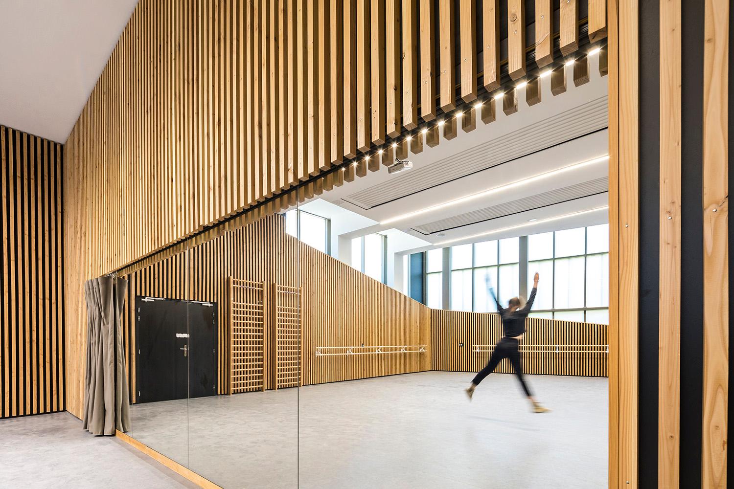 Poissonniers Sports Hall - image 5