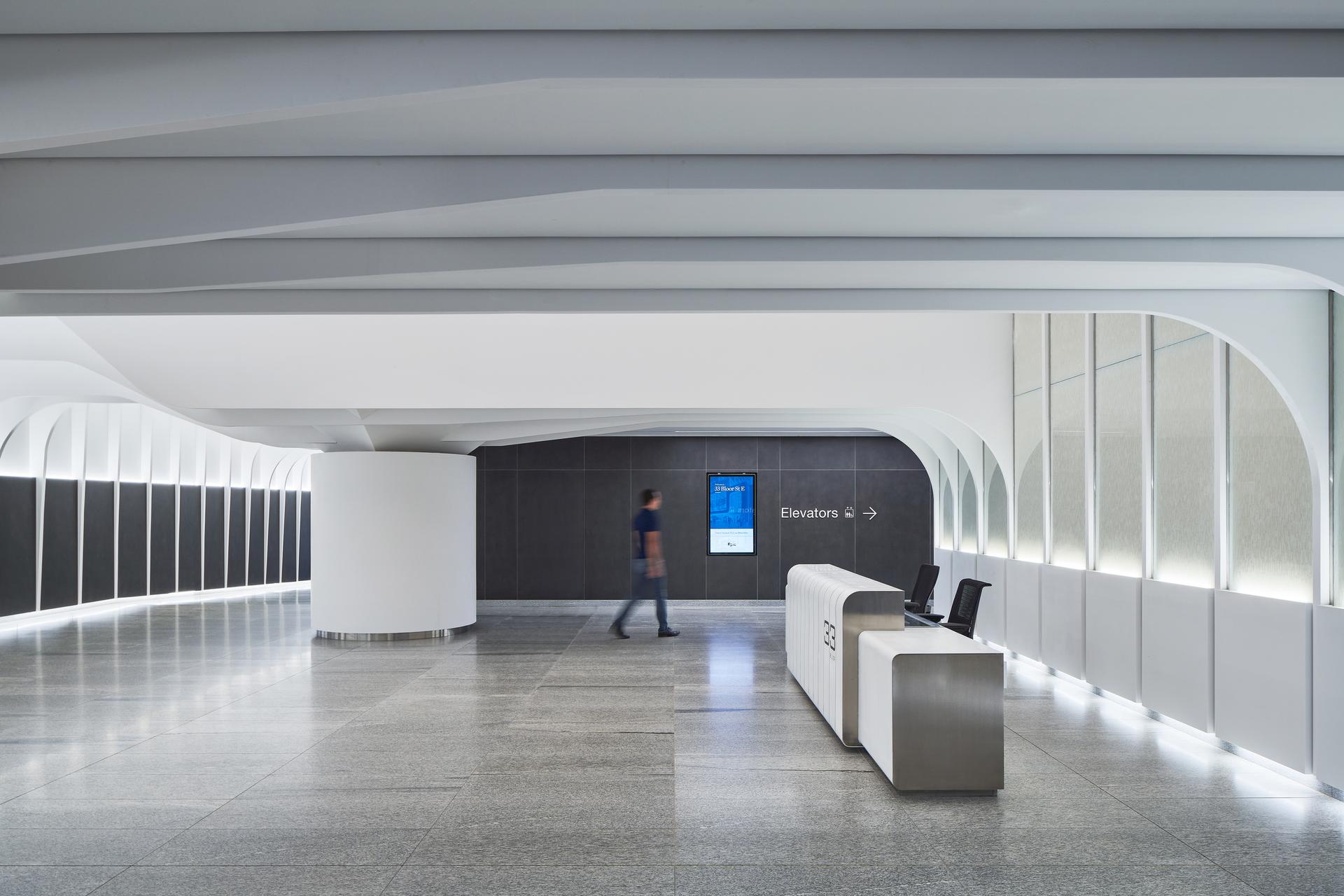 33 Bloor East - image 5