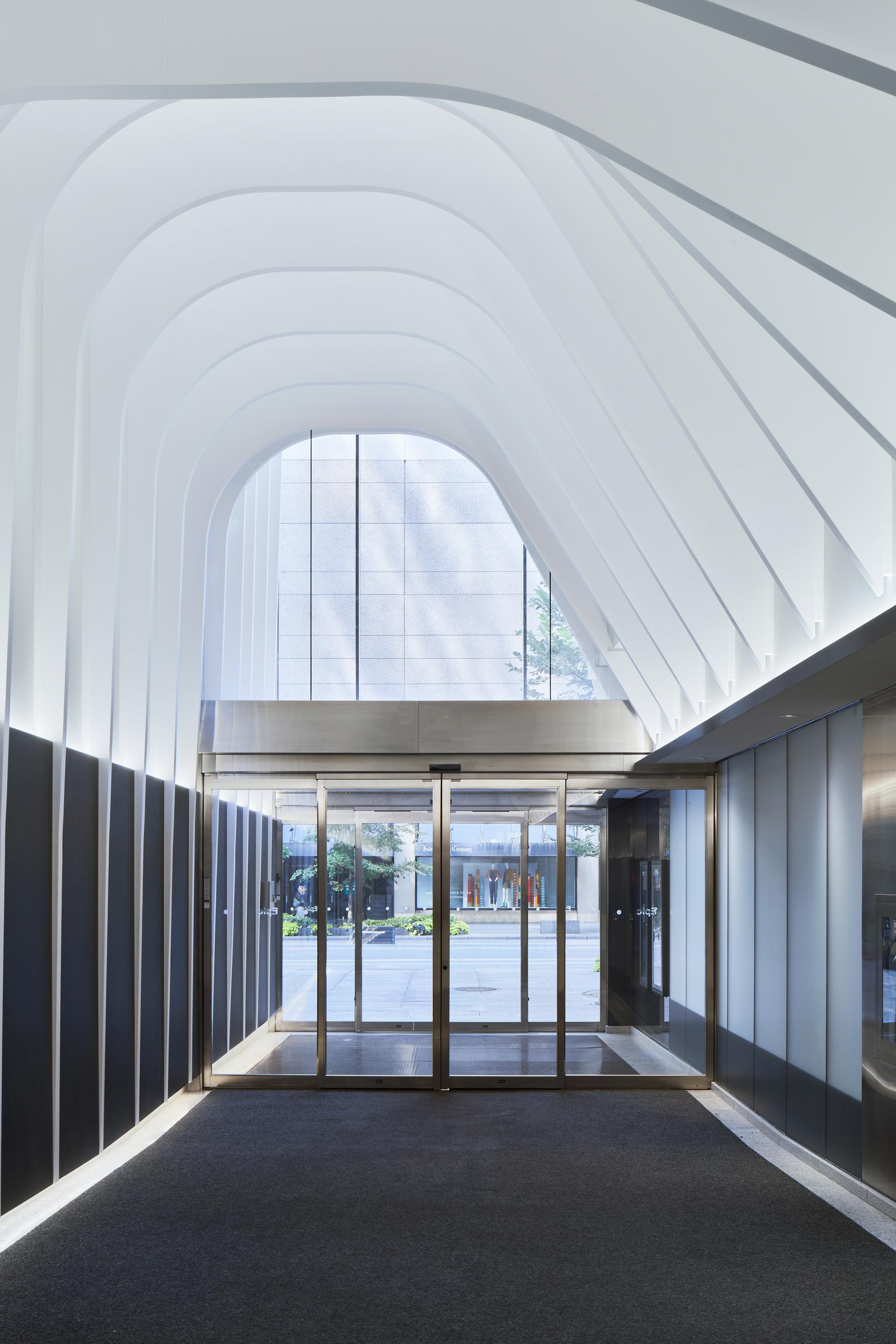 33 Bloor East - image 8