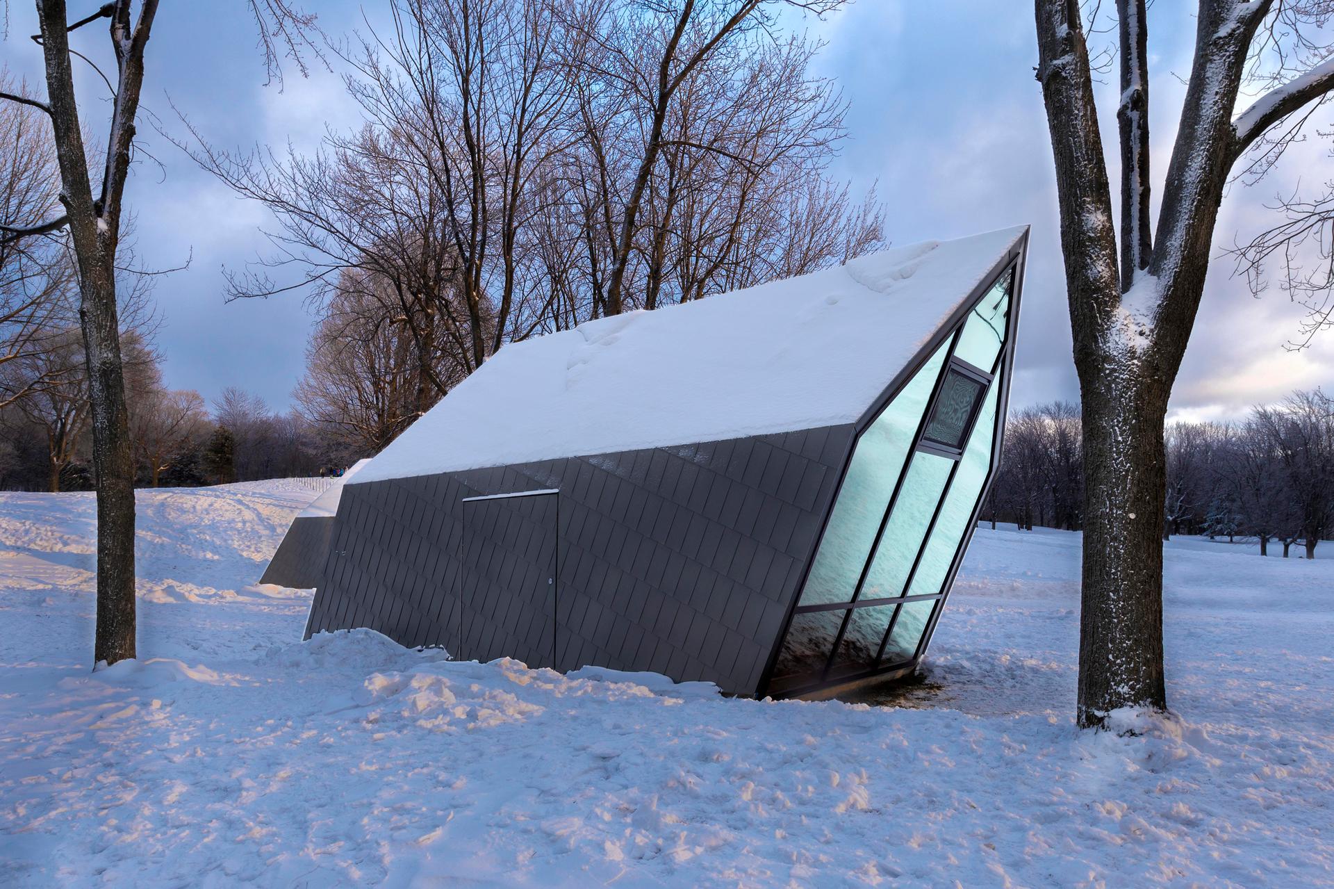 Beaver Lake Kiosks, Montreal - image 2