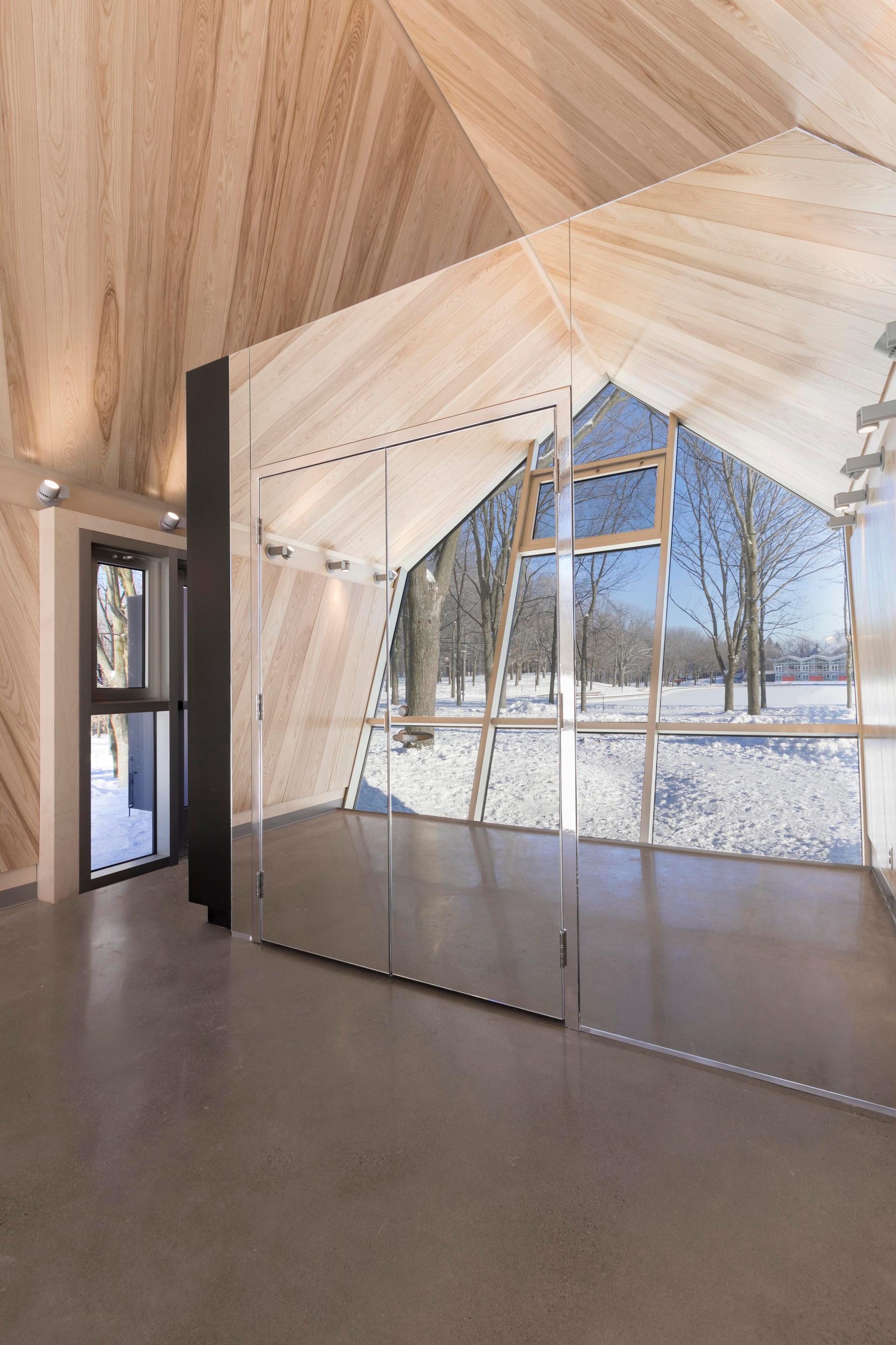 Beaver Lake Kiosks, Montreal - image 8