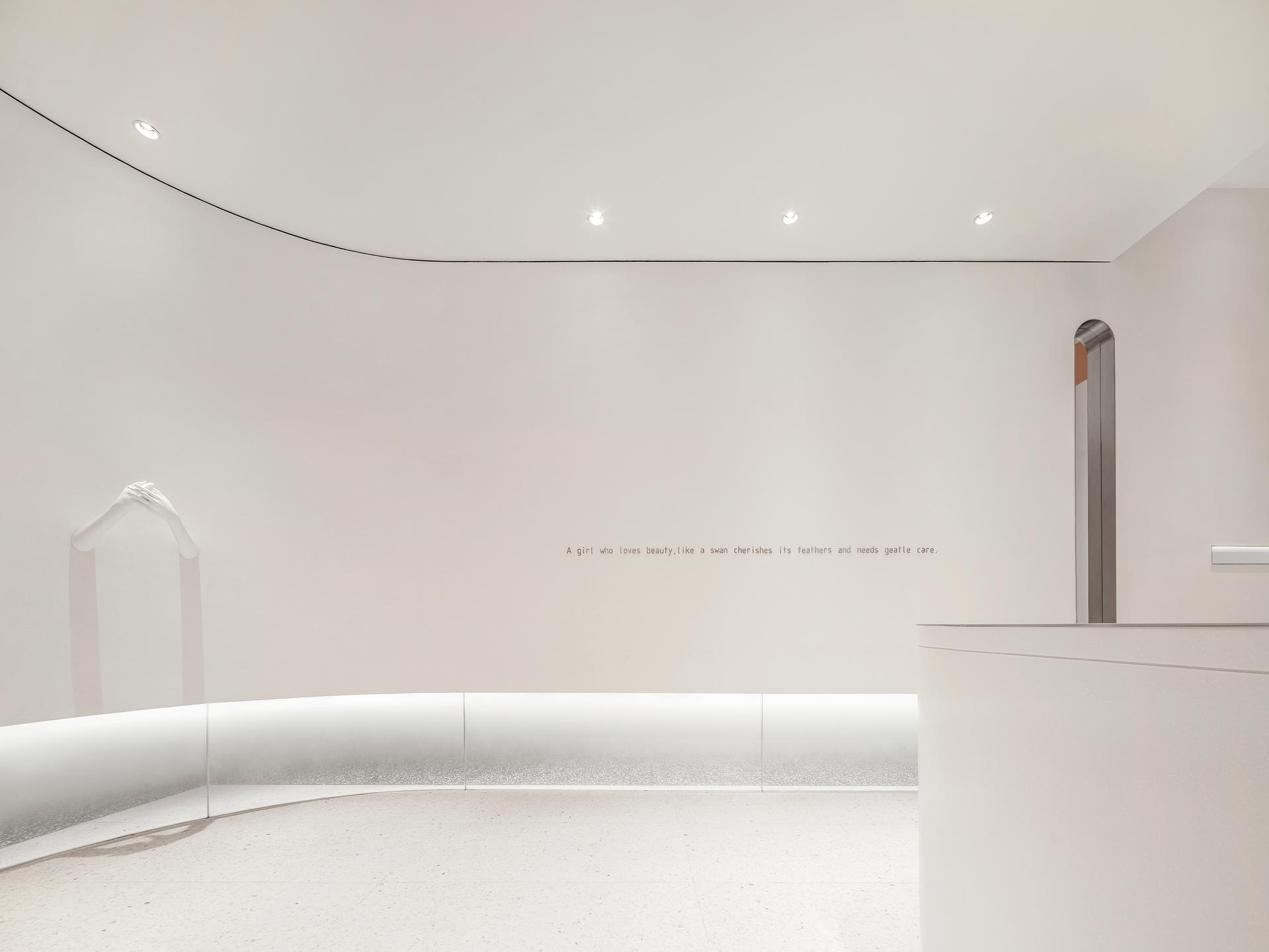 HAIYI NAIL, The Mixc World Shenzhen - image 9