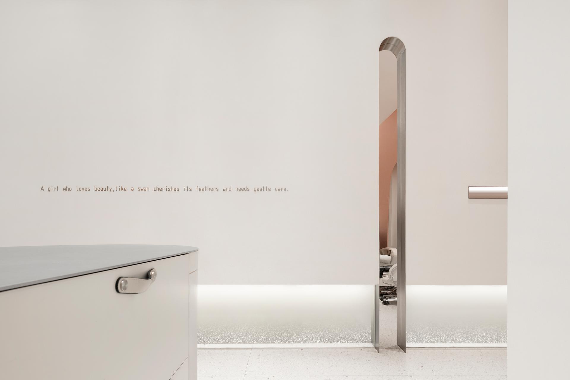 HAIYI NAIL, The Mixc World Shenzhen - image 10
