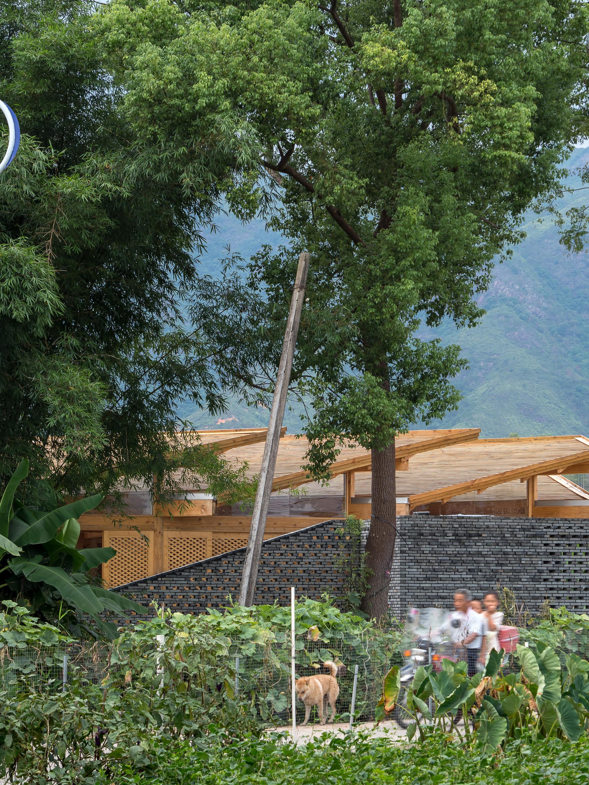 Fachang village cultural activity center - image 3