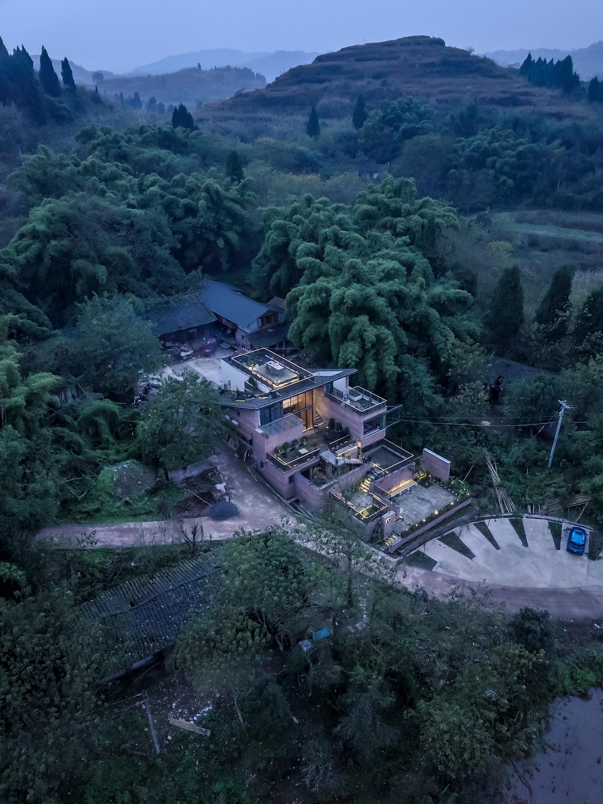Mountain House of Lew - image 2