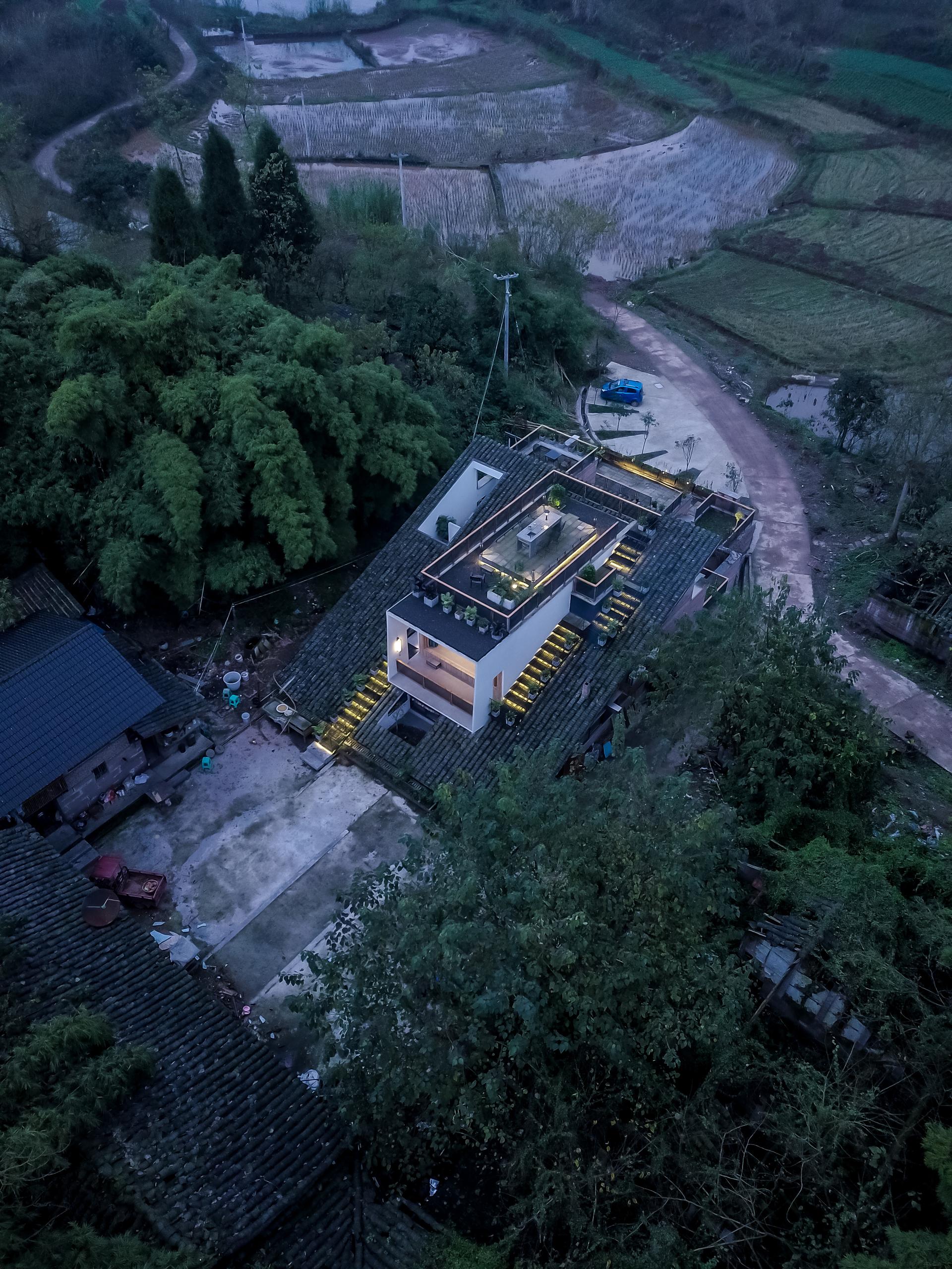 Mountain House of Lew - image 3