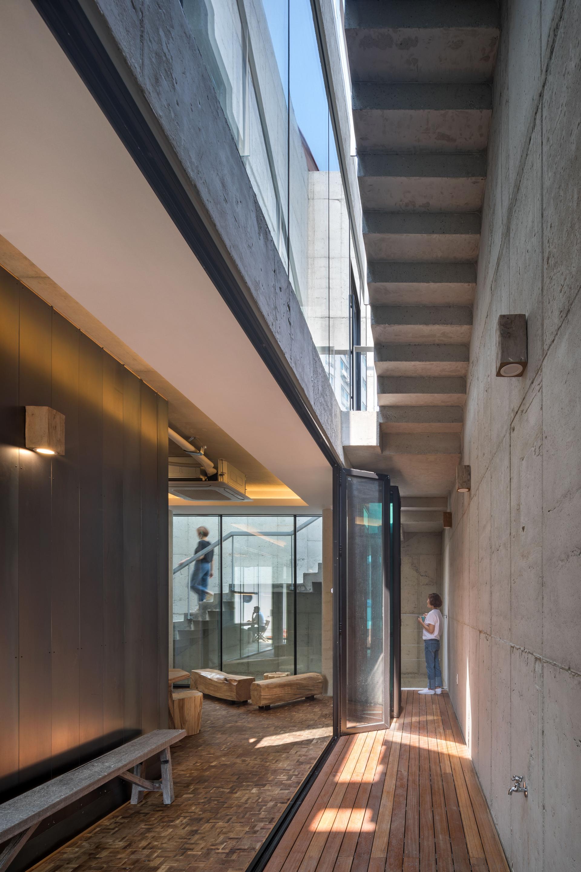 NOXON - image 8