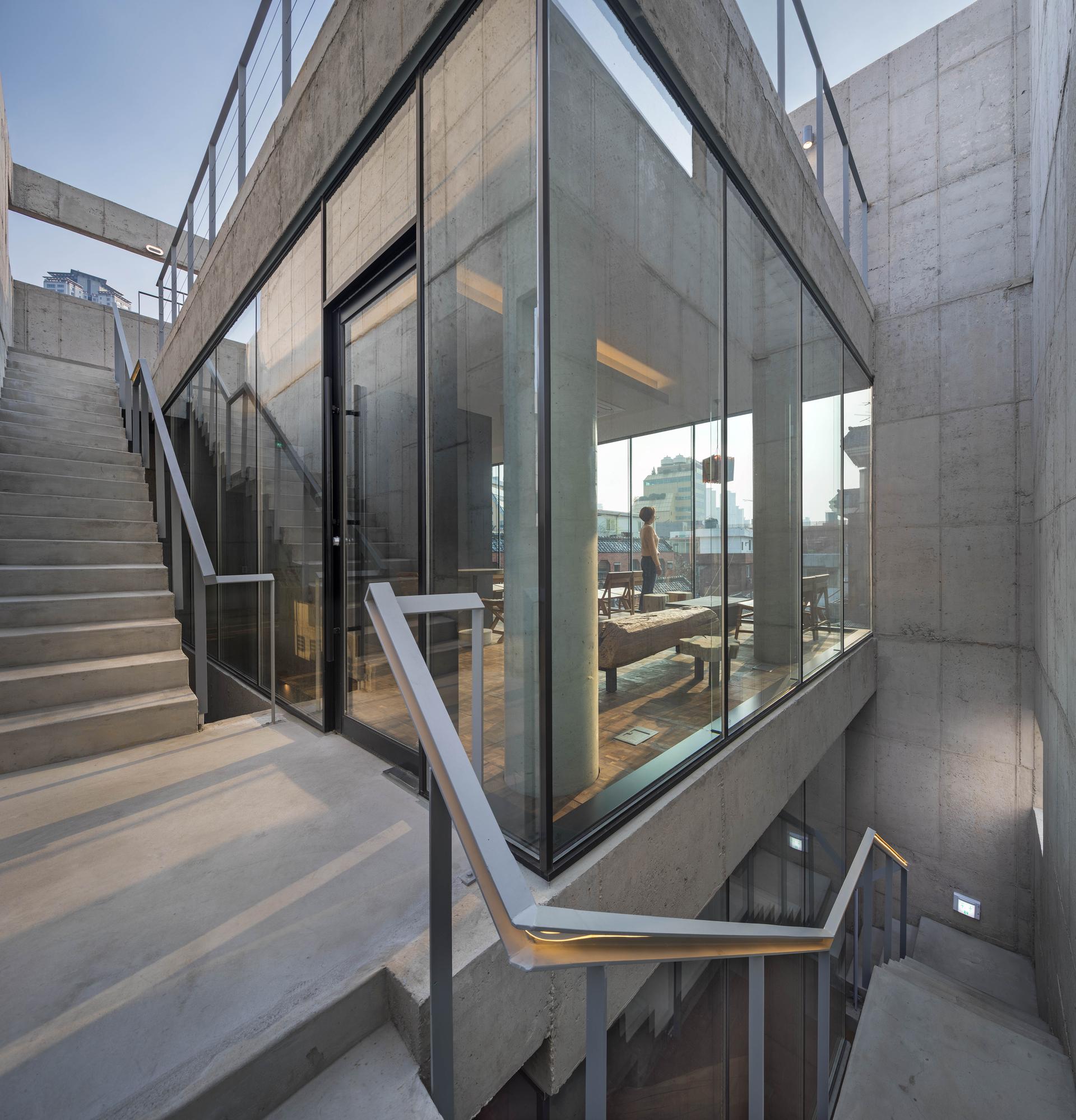 NOXON - image 9