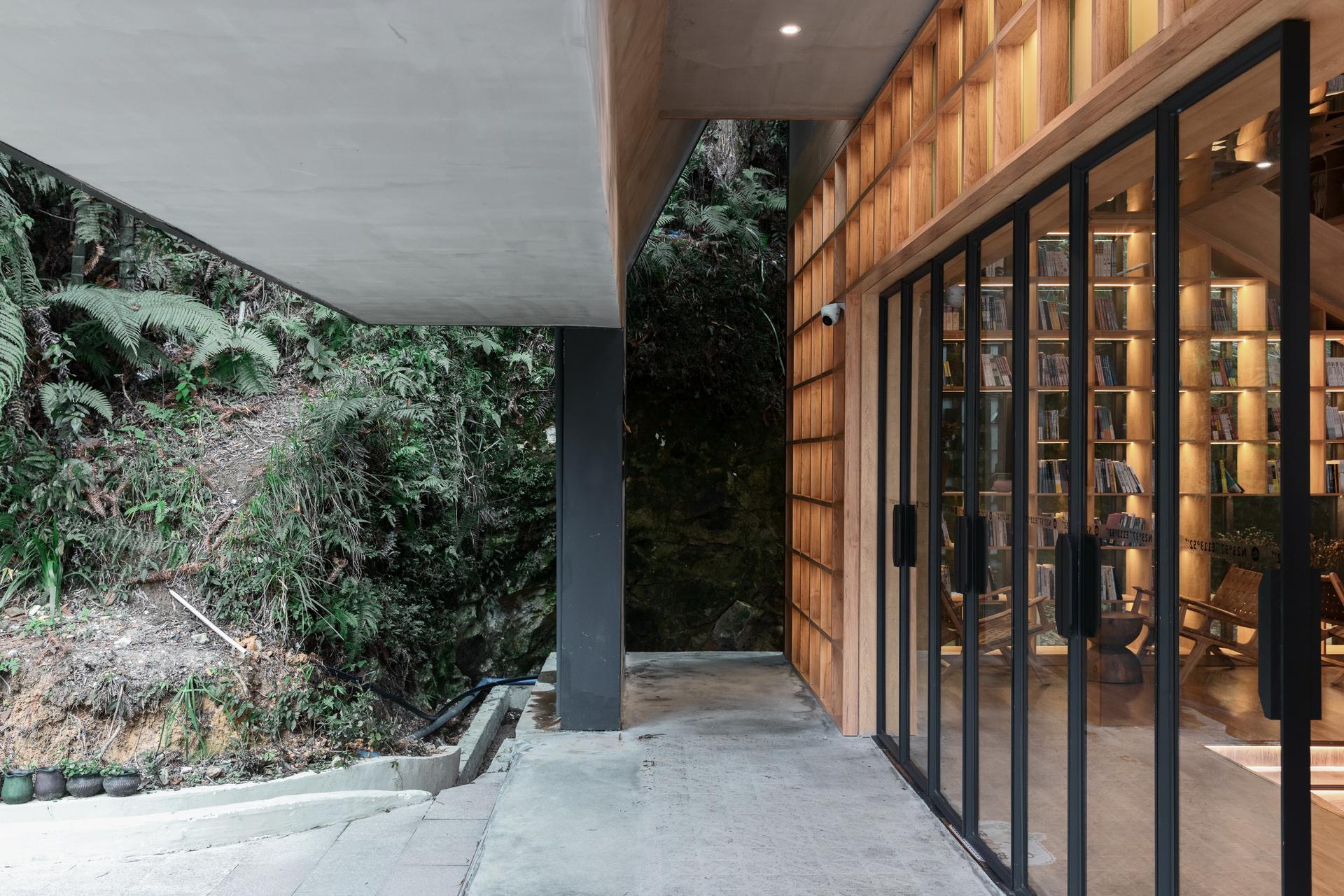 Nankun Mystery Village Alpine Library - image 11