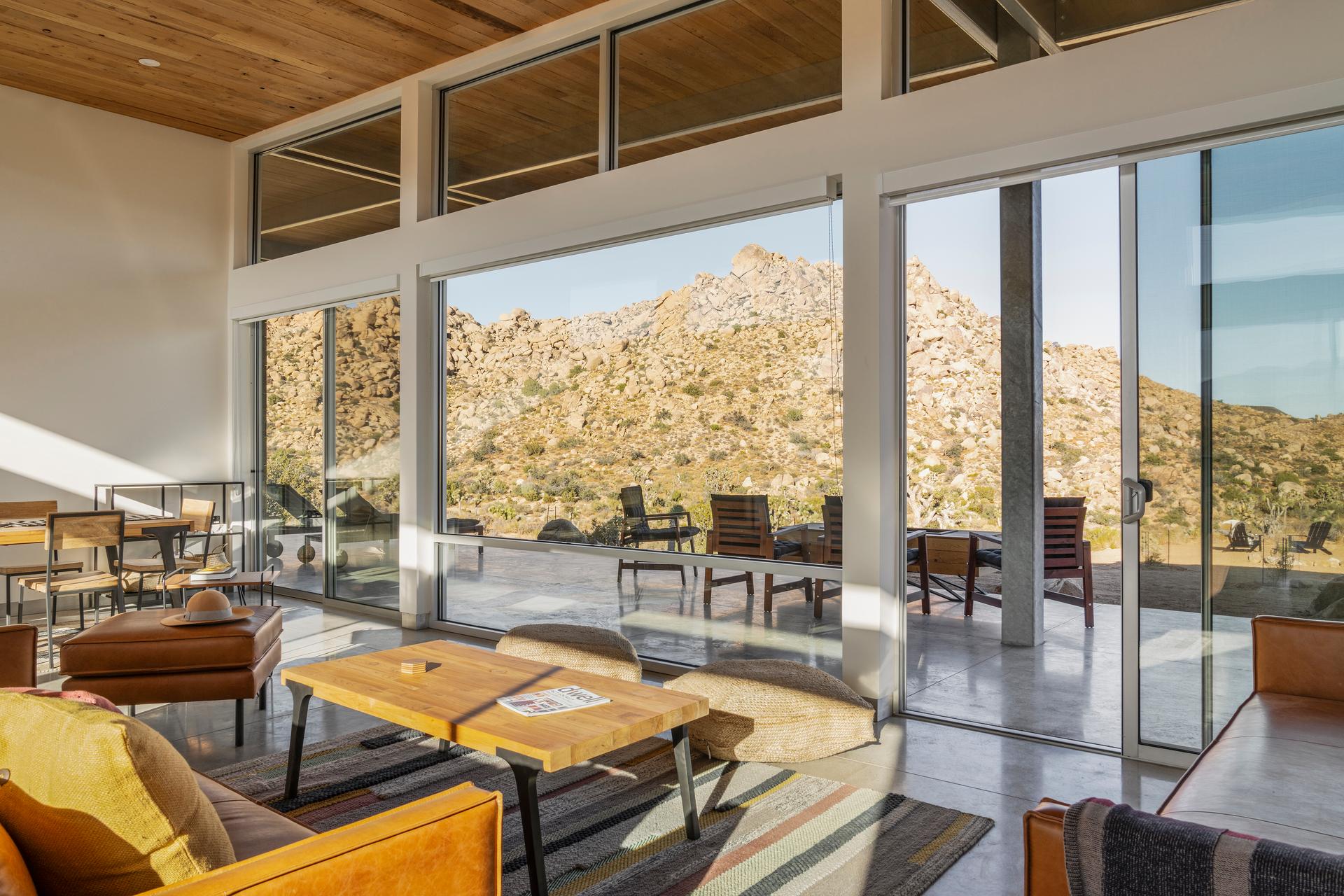 Cowboy Modern Eco-Retreat - image 6
