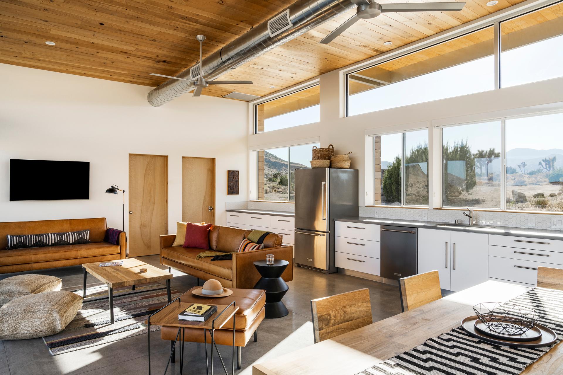 Cowboy Modern Eco-Retreat - image 9