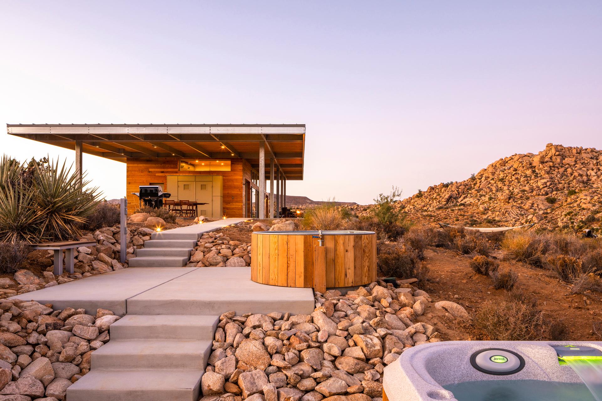 Cowboy Modern Eco-Retreat - image 13