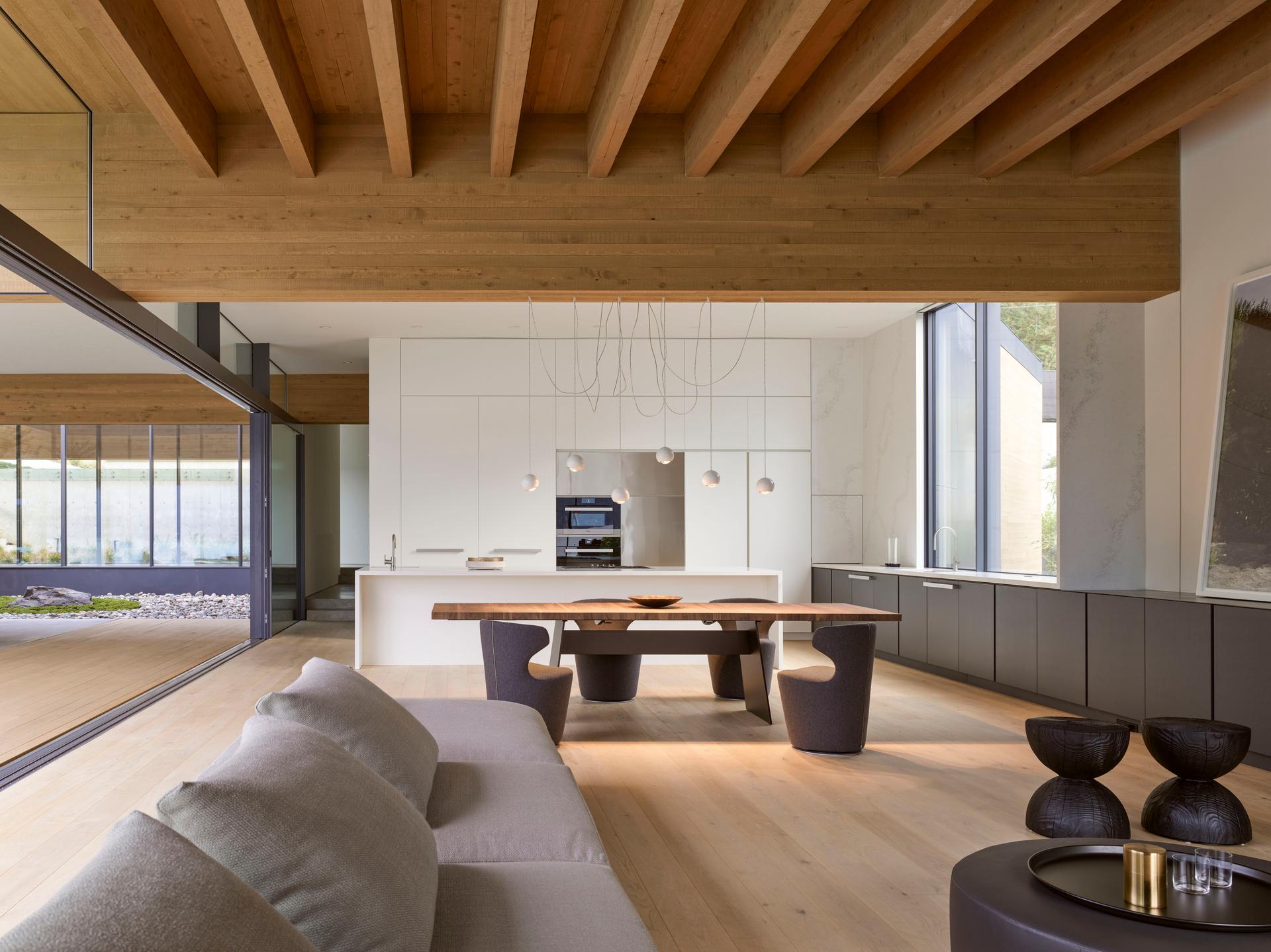 Four & Four House - image 4