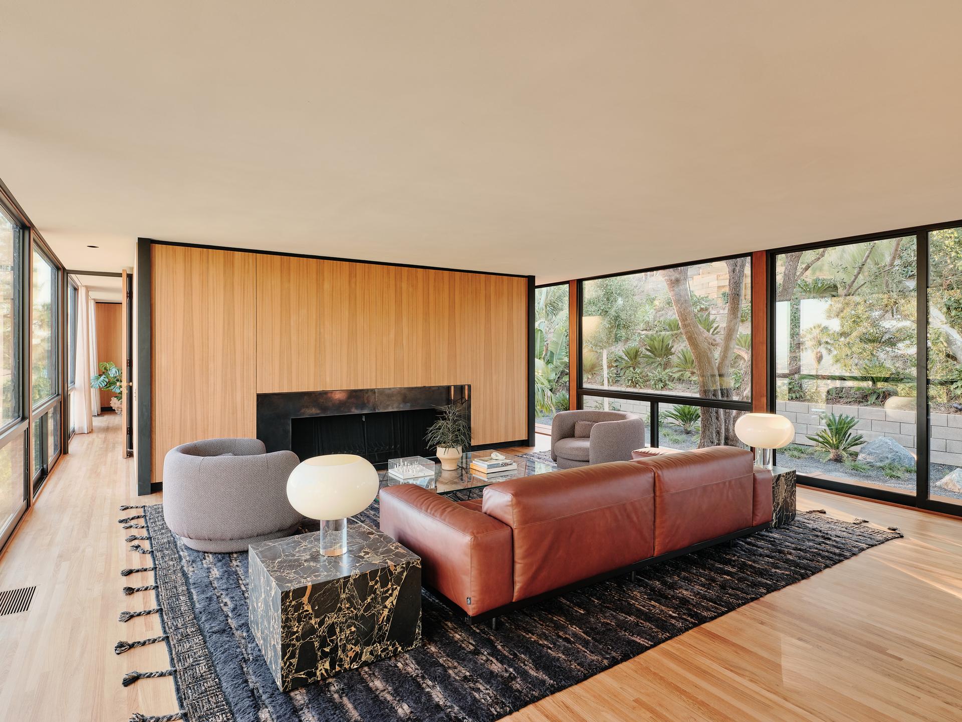 Moore House - image 3