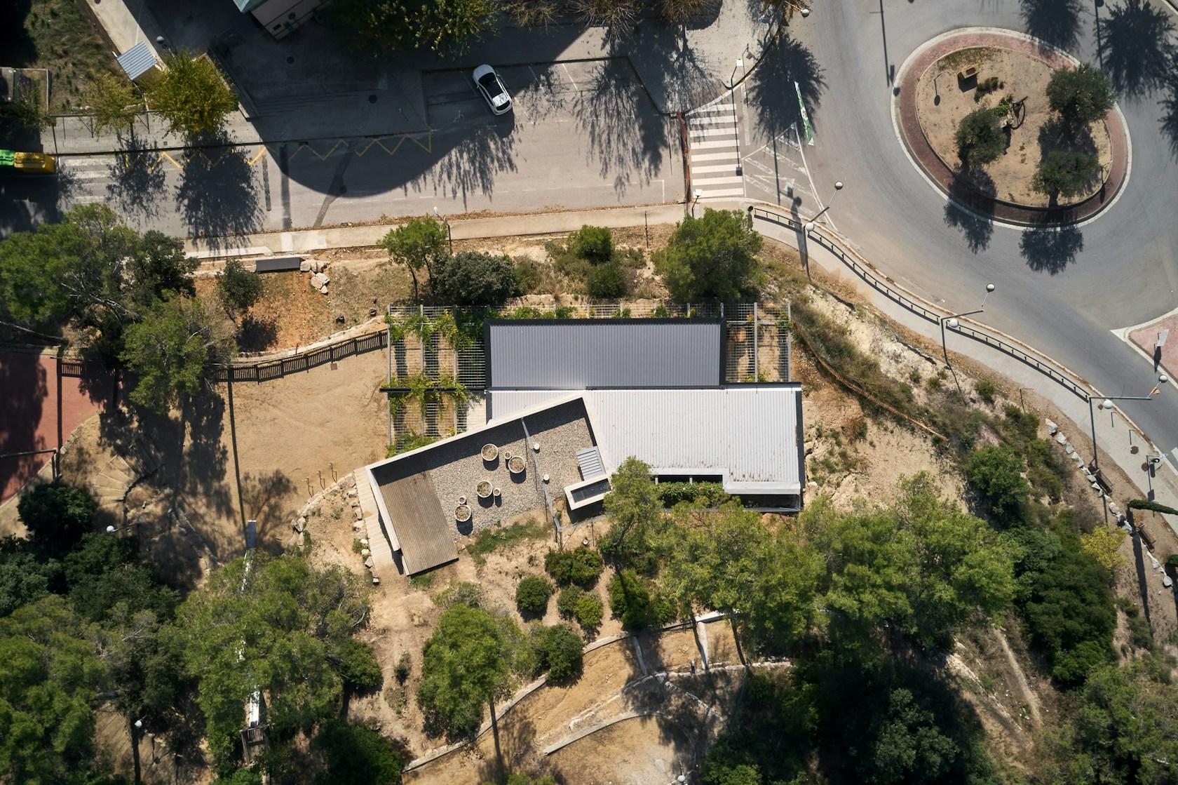 CAN BADELL YOUTH CENTER - image 13