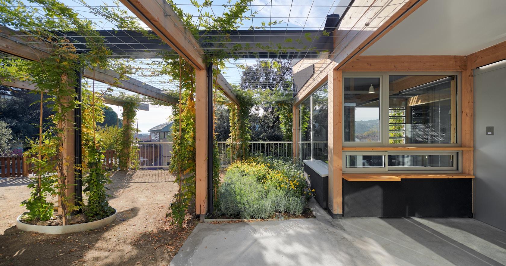 CAN BADELL YOUTH CENTER - image 2