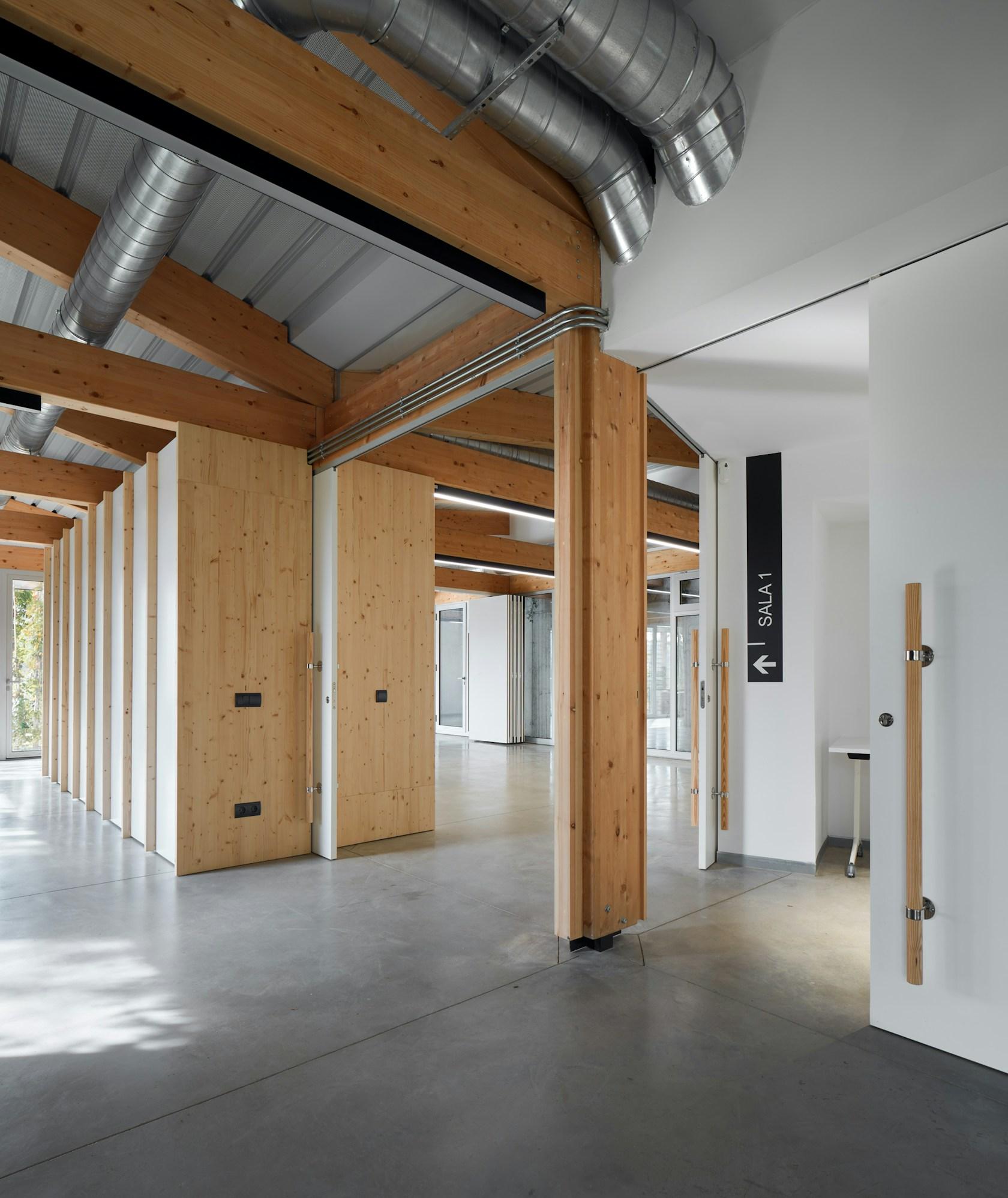 CAN BADELL YOUTH CENTER - image 7